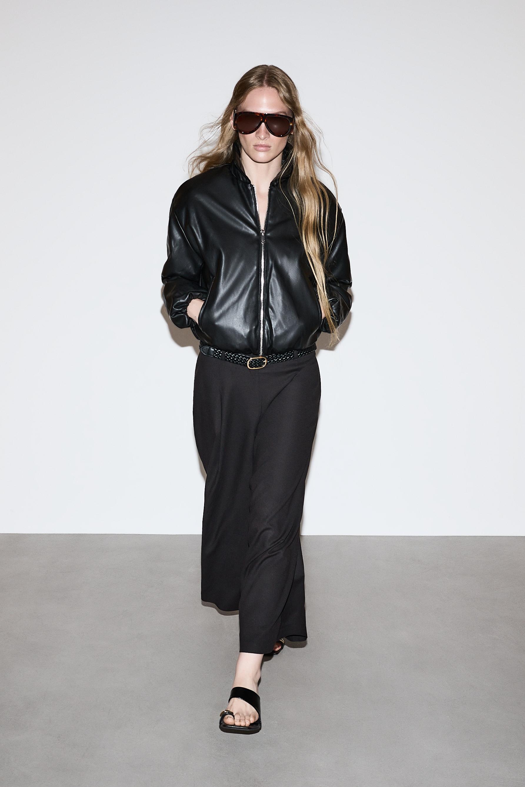 Barrel trousers with belt — BLACK