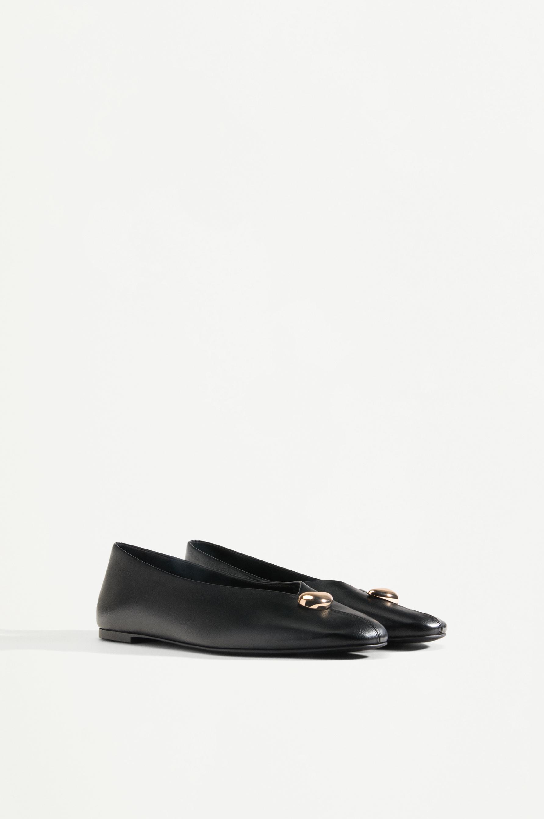 Metal detail ballet flats — BLACK