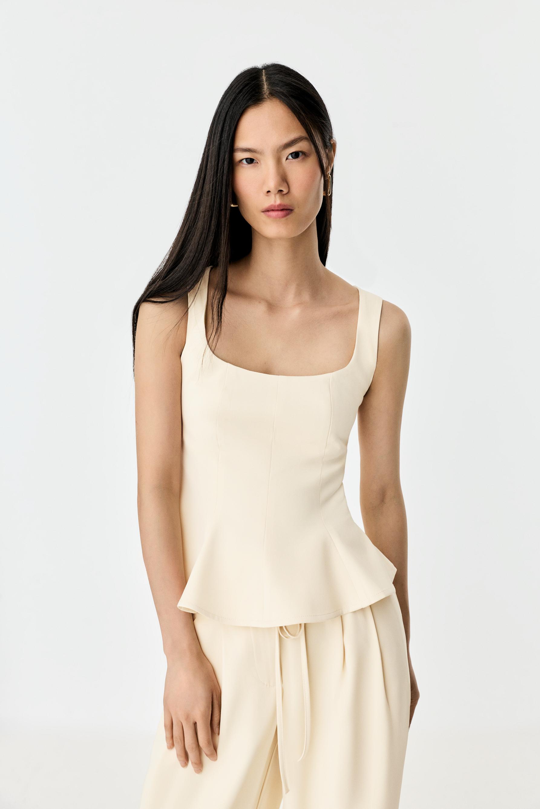 Top entallado peplum