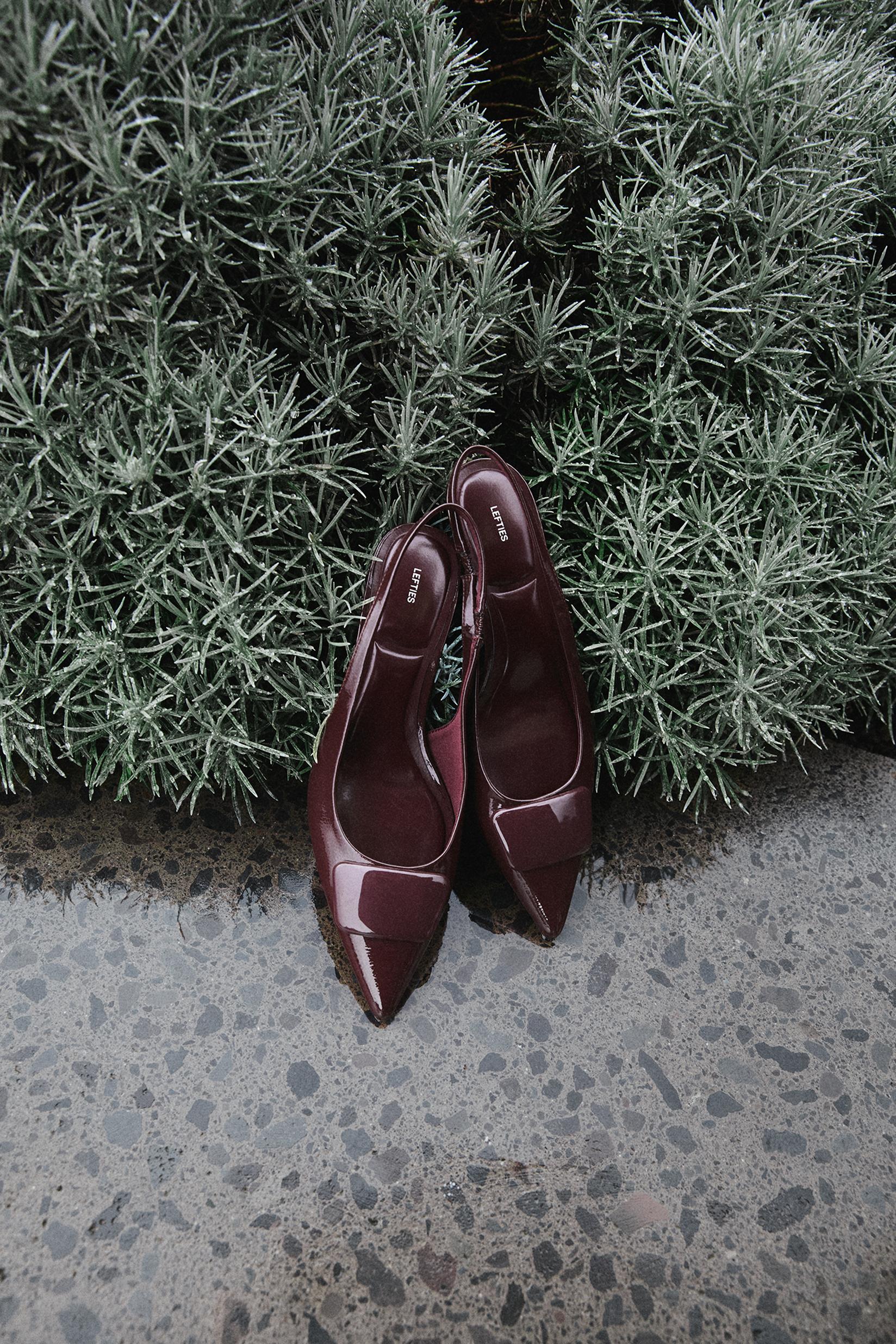 Slingback heel shoe — BURGUNDY