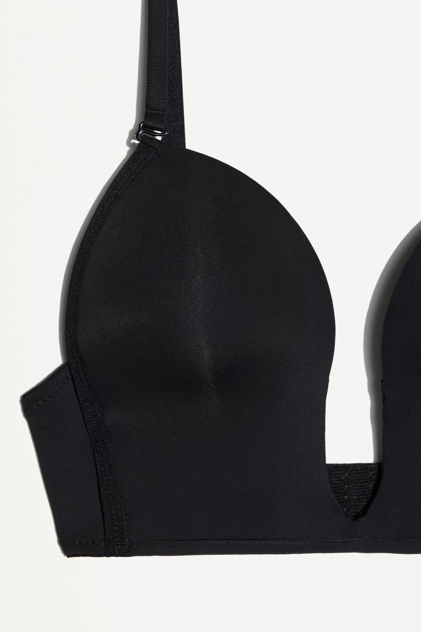 Extra plunging pre-shaped bra — BLACK