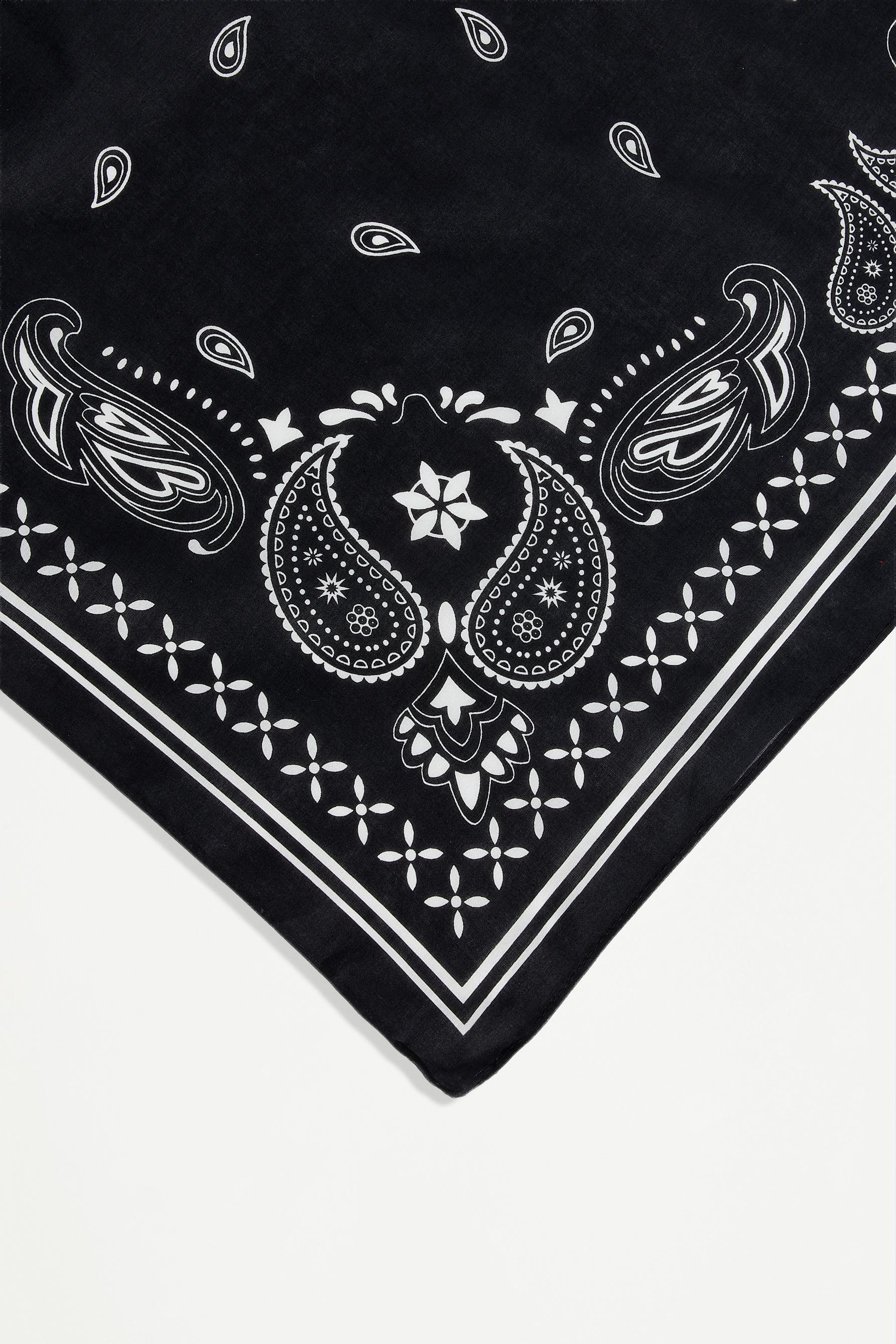 Paisley scarf — BLACK