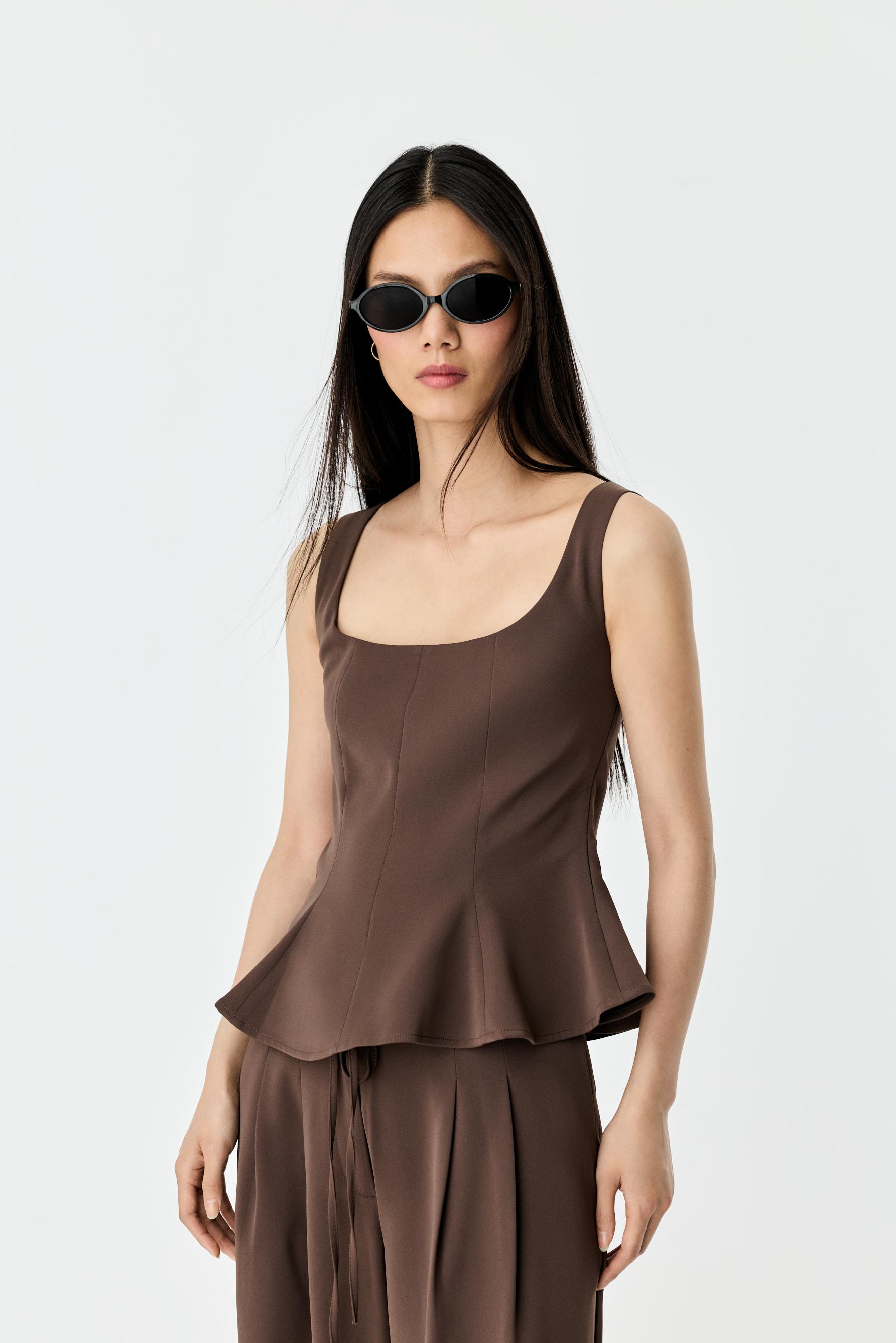 Top entallado peplum