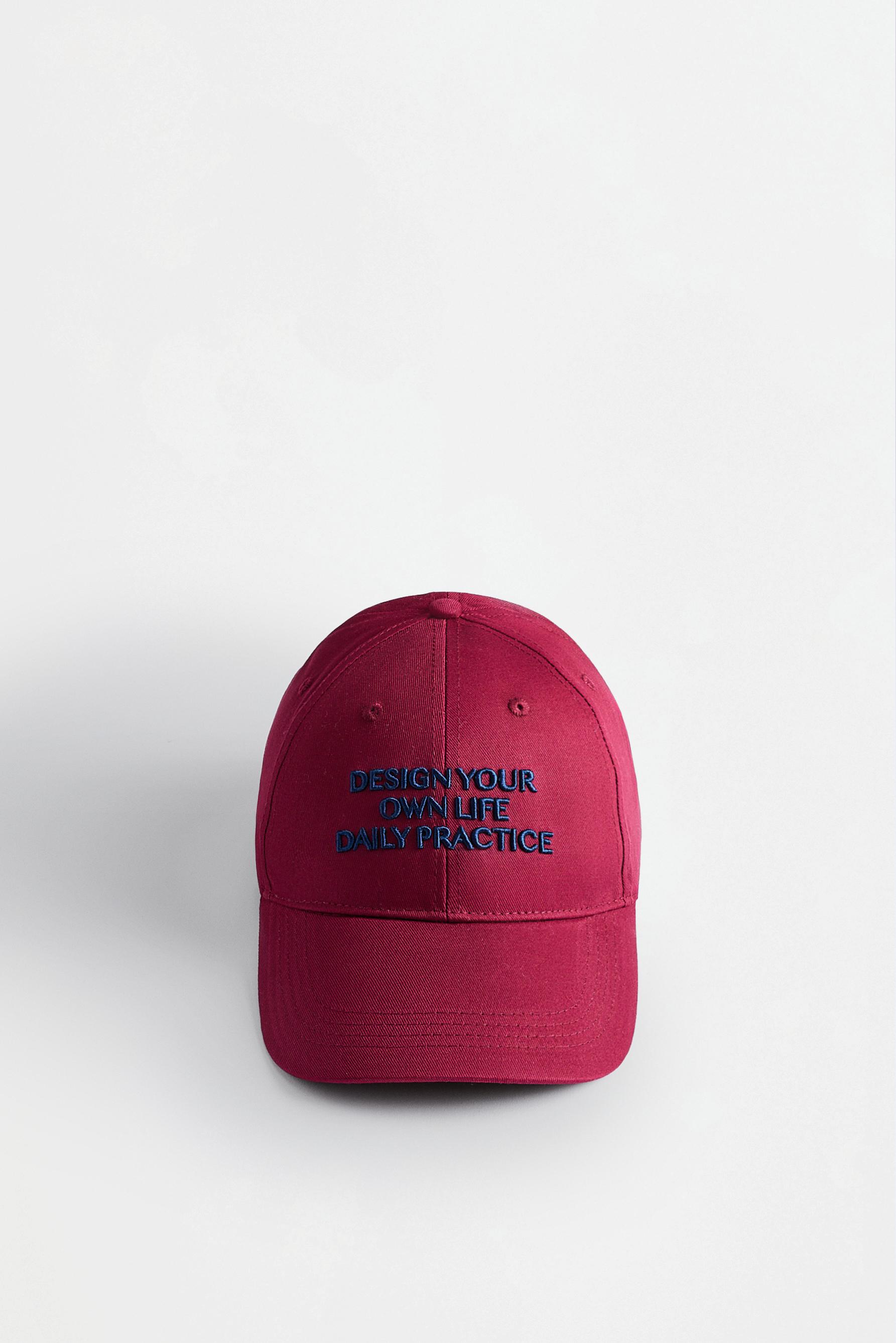 Slogan embroidery cap — BURGUNDY