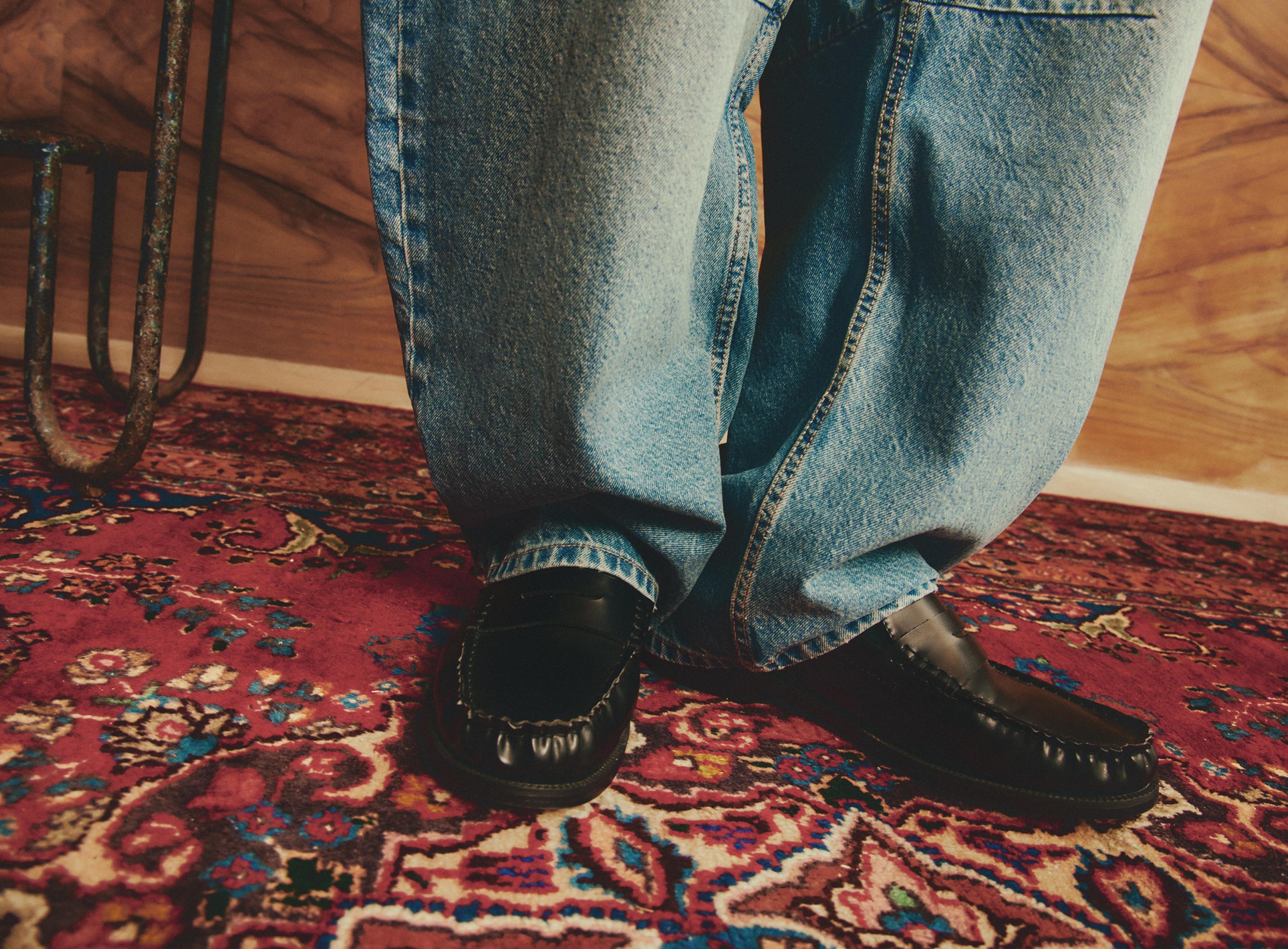 Gathered loafers — BLACK