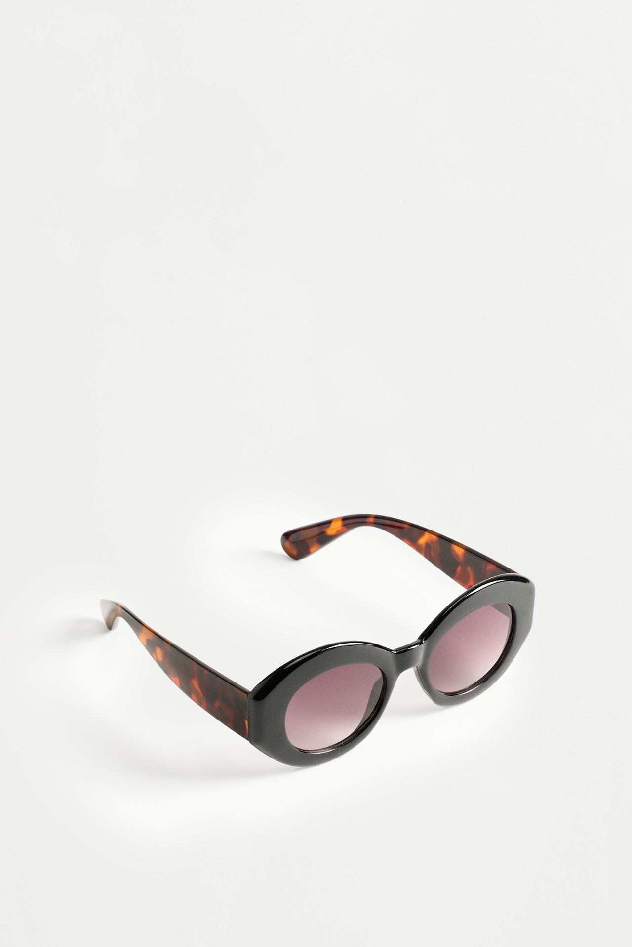 Dark tortoiseshell round sunglasses — BLACK