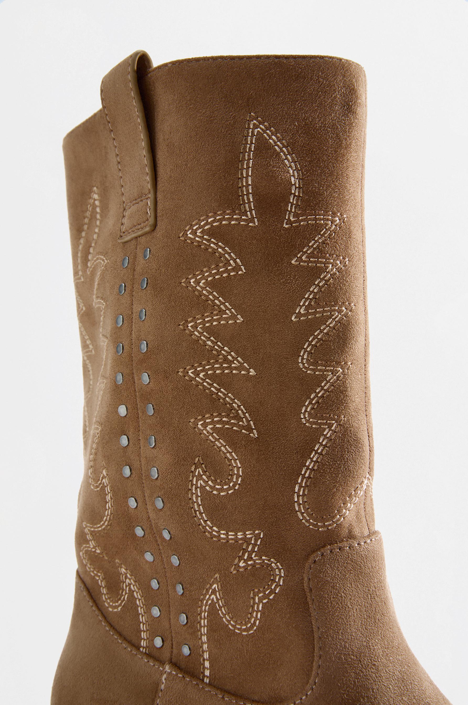 Side stud boots — LEATHER