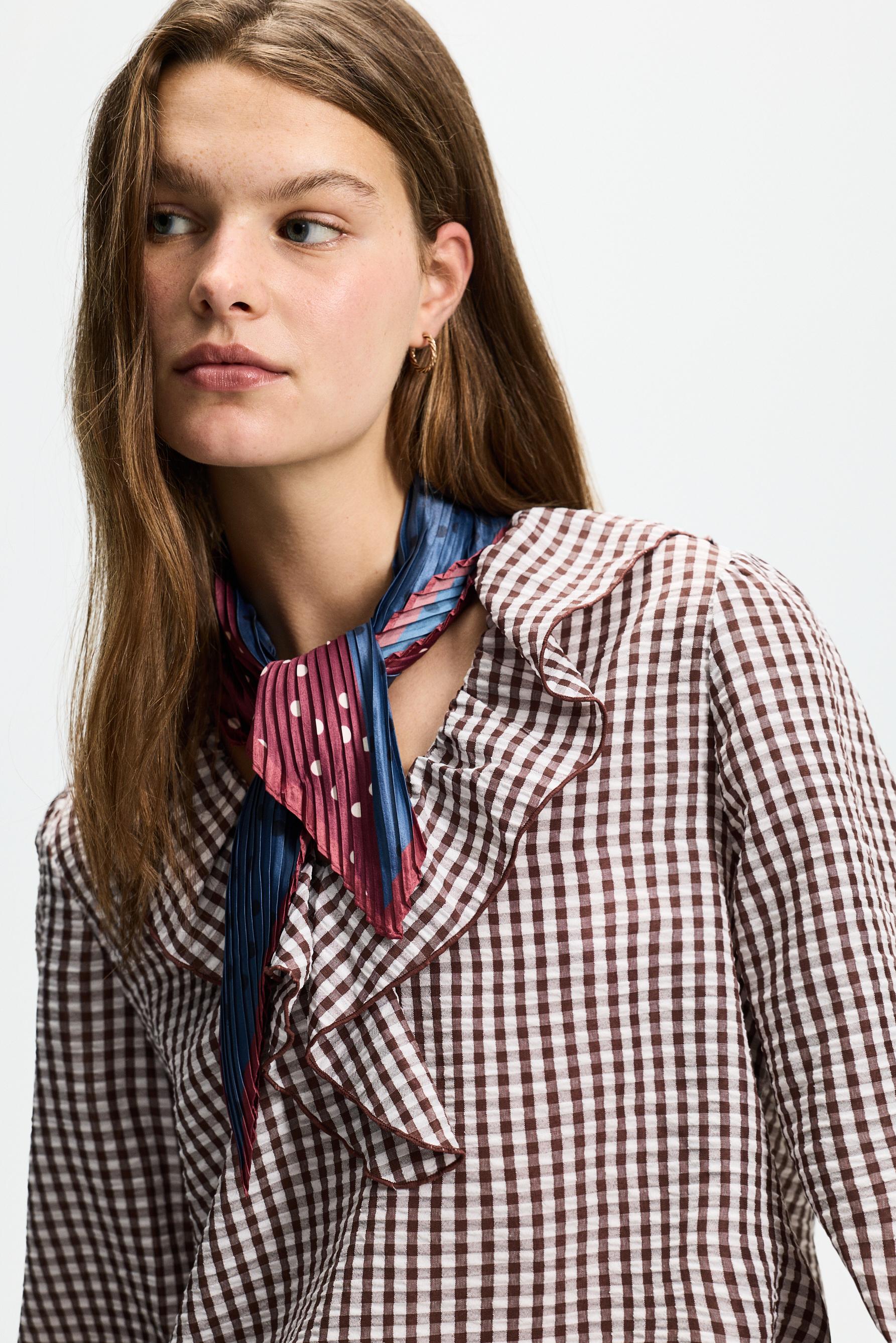 Pleated print scarf — BURGUNDY