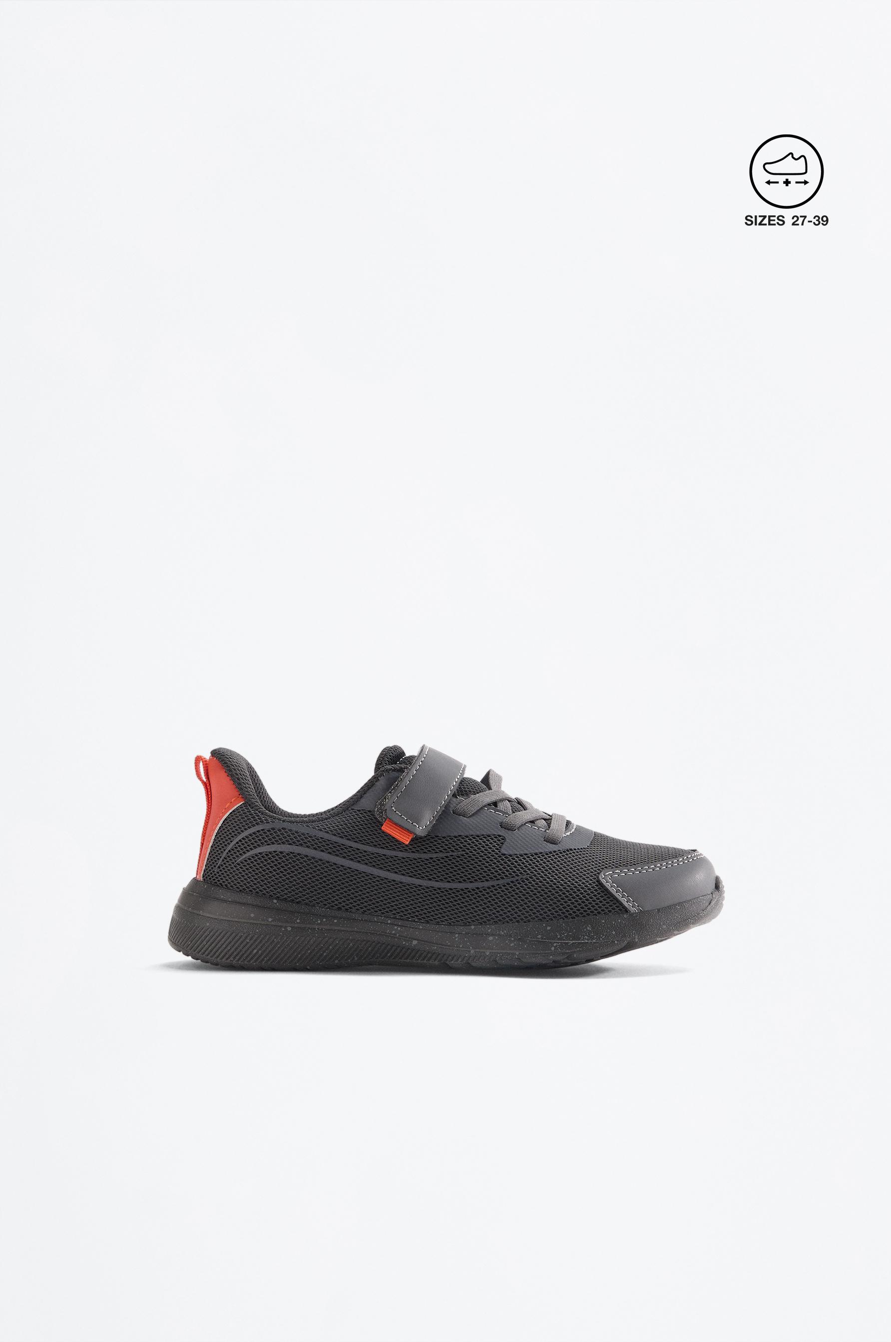 Technical sports shoe — GREY