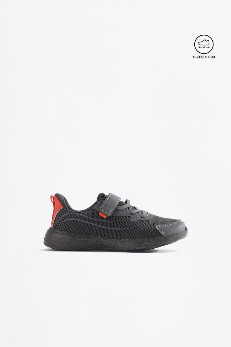 Technical sports shoe — GREY