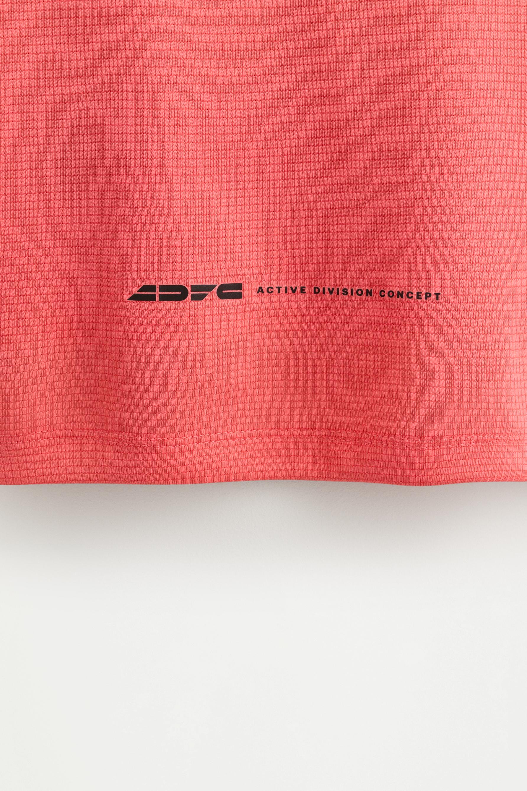 Sports T-shirt — BUBBLEGUM PINK