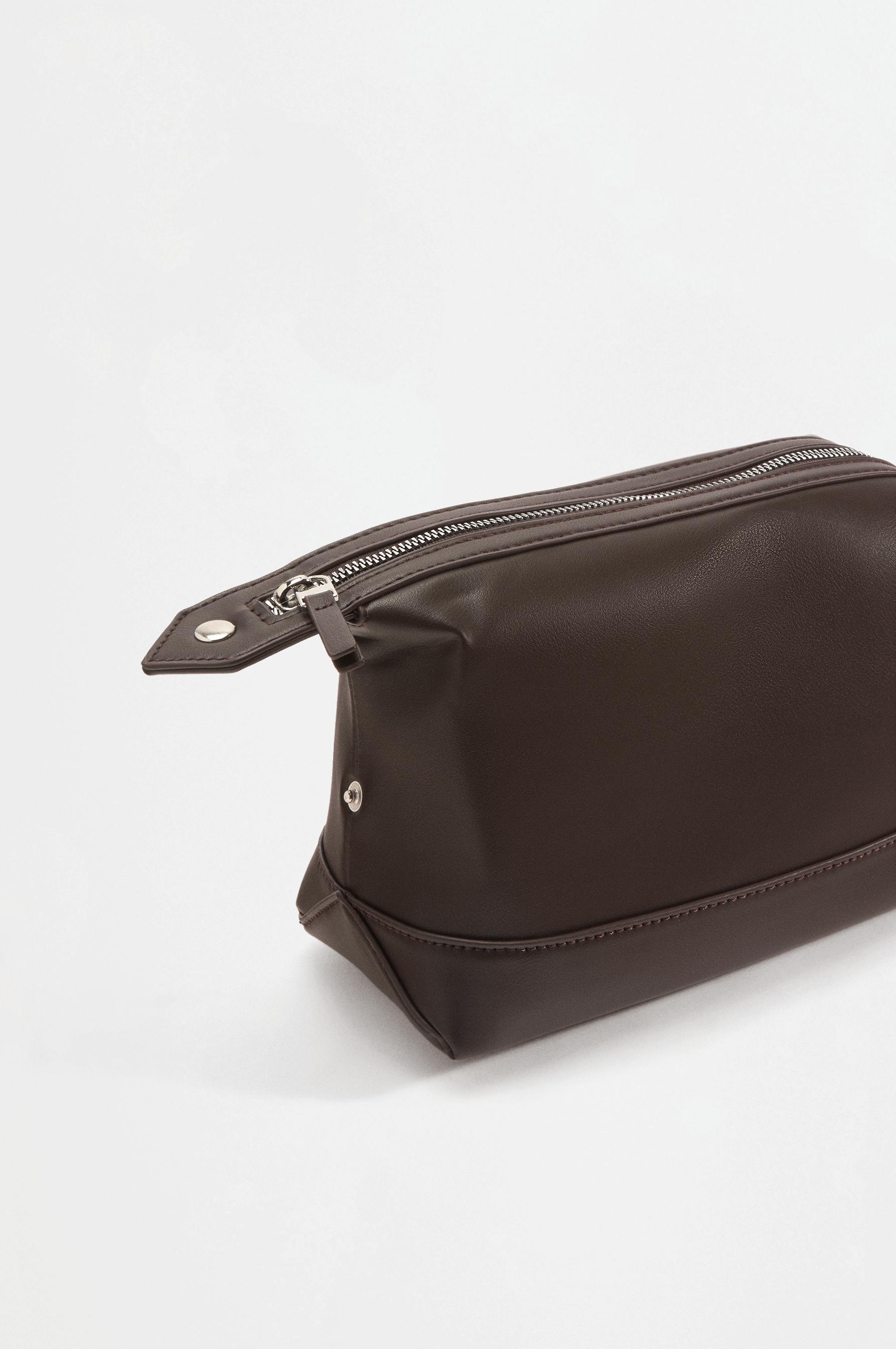 Smart Toiletry Bag — BROWN
