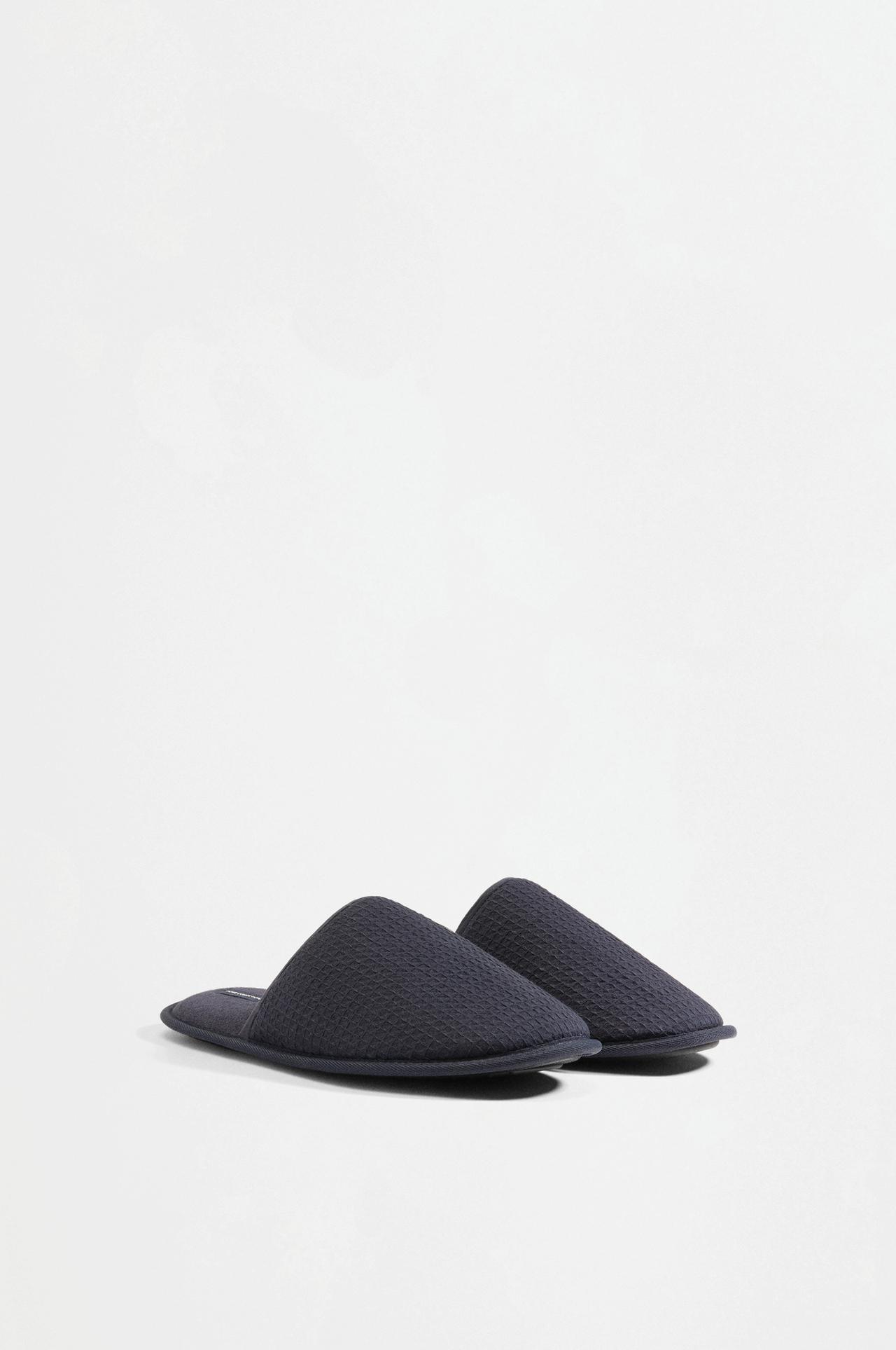 Waffle-knit house slippers — NAVY BLUE