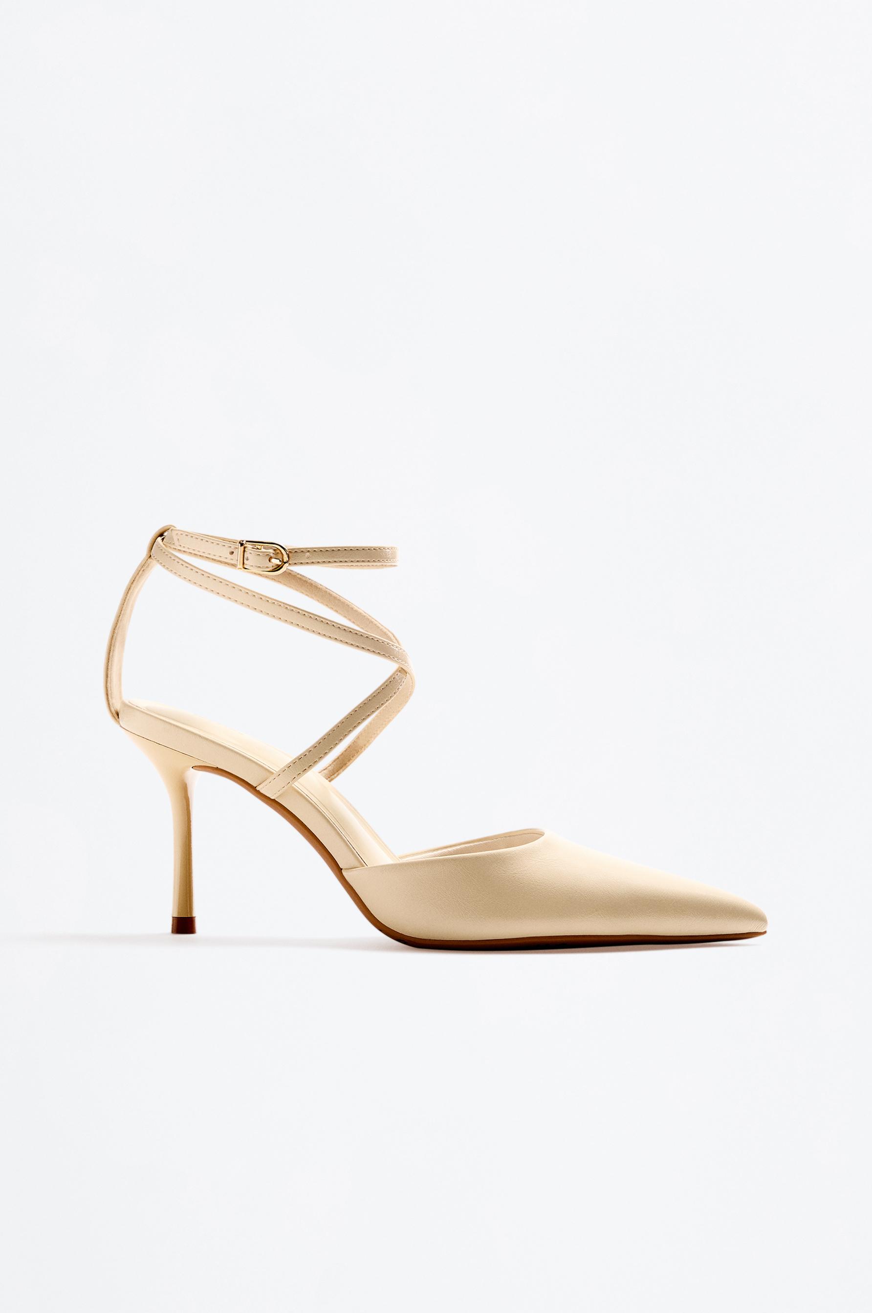 Zapato tacón destalonado