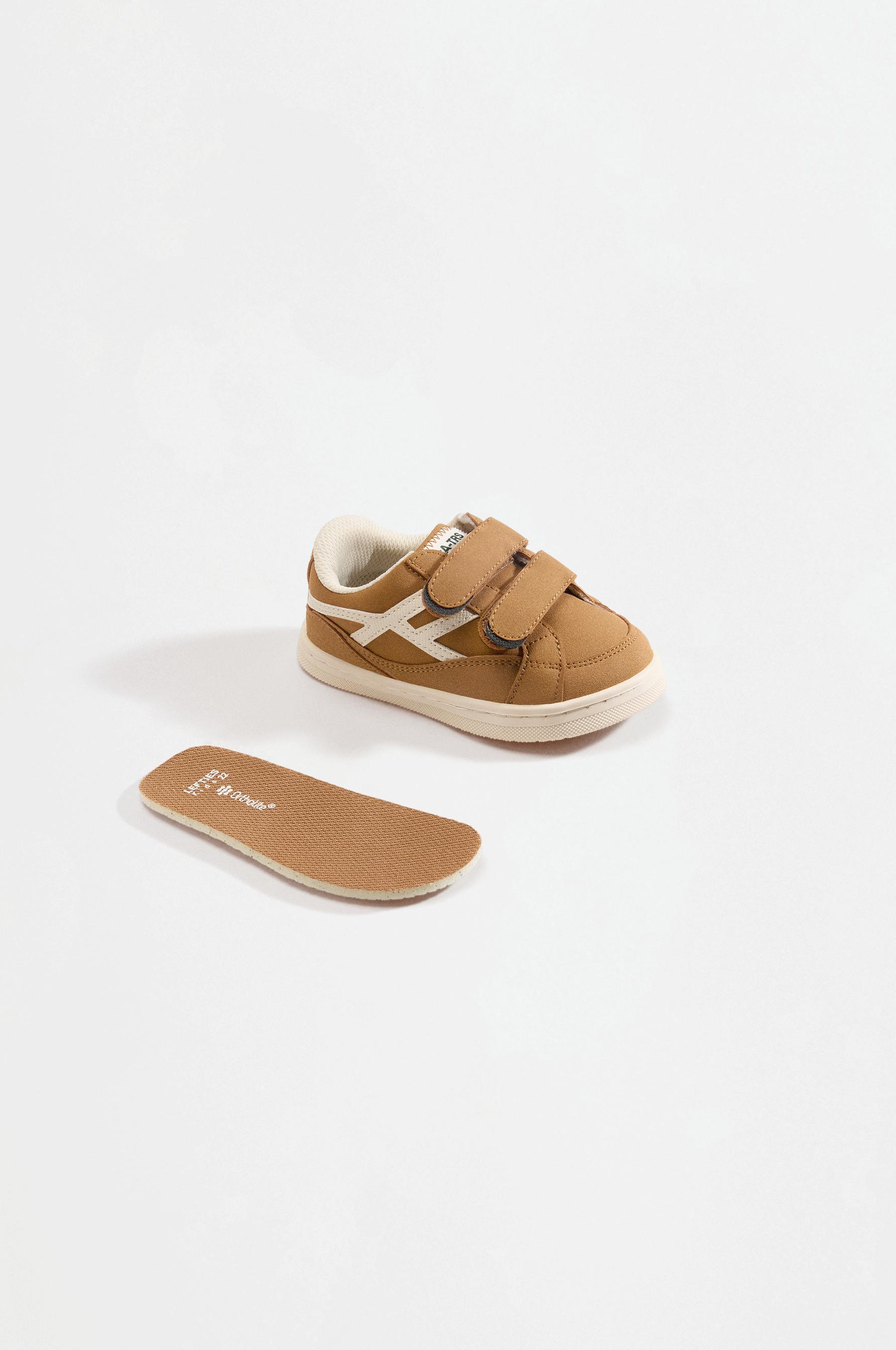 Barefoot sneakers — MUSTARD