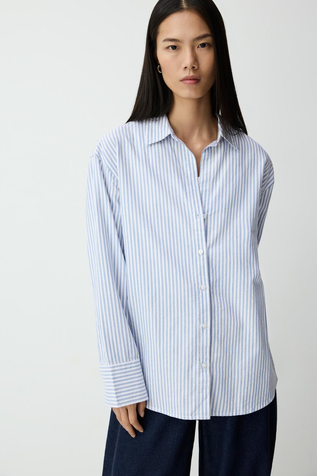 Camisa oxford decote de botões
