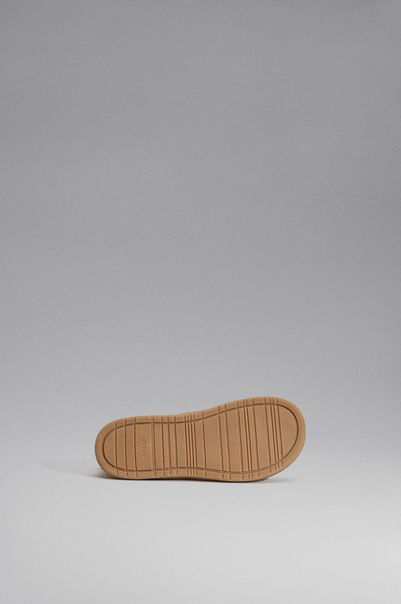 Barefoot chelsea boots — BEIGE