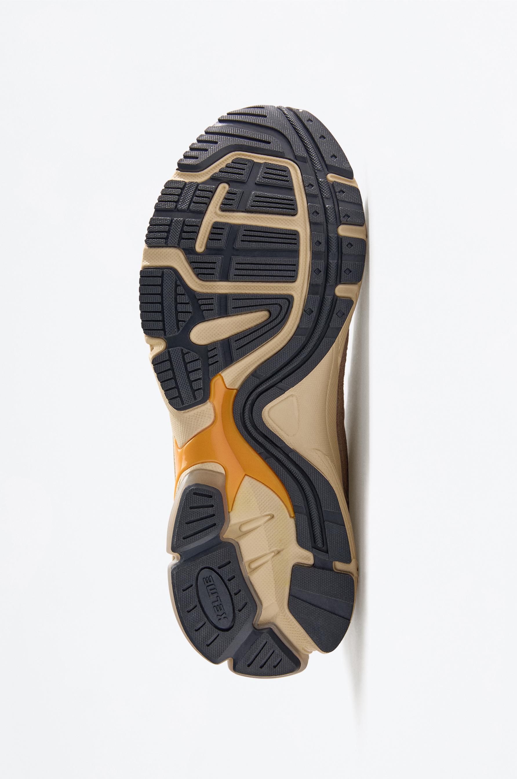 Kelme sports shoes — BROWN