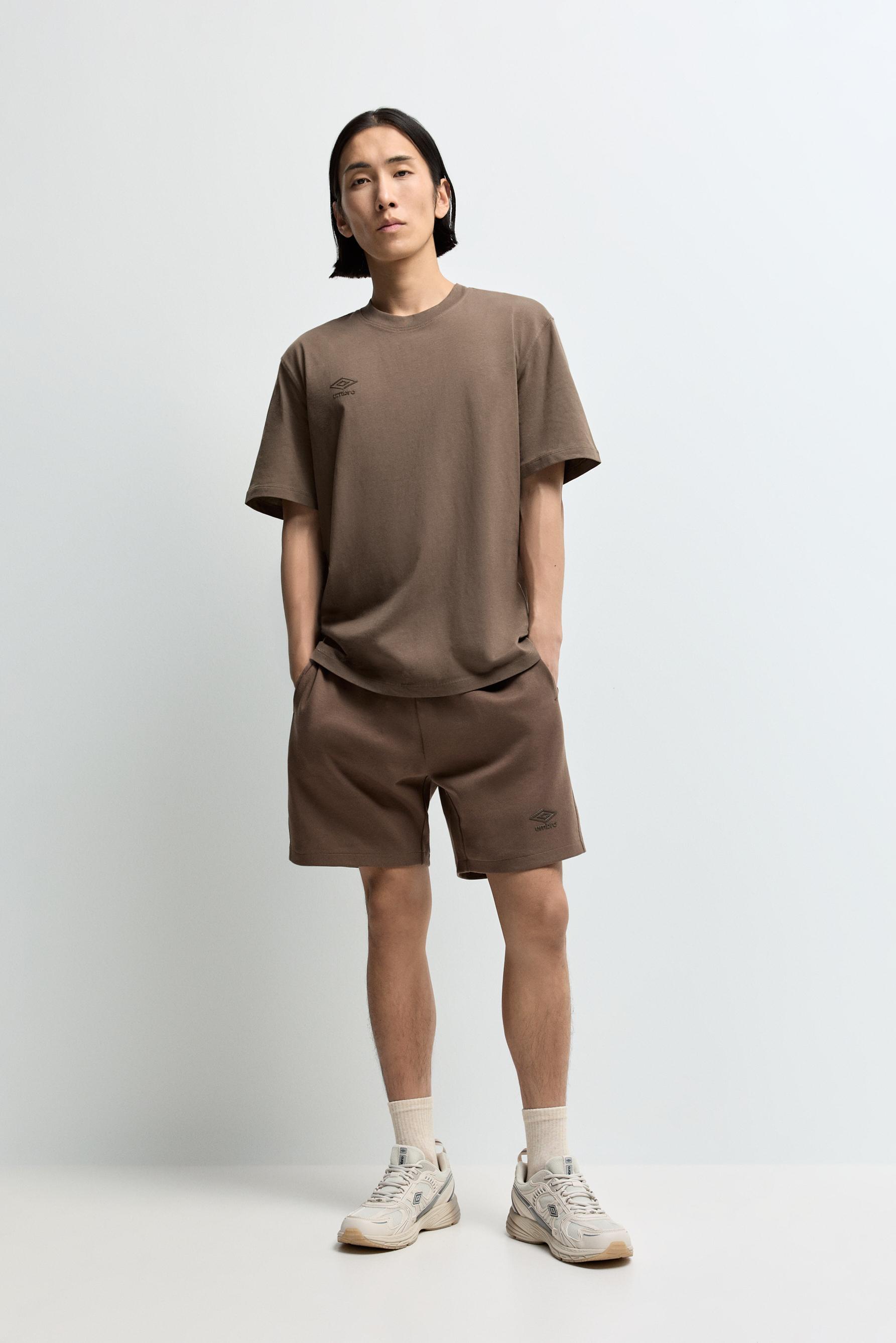 Bermuda chándal Umbro x Lefties