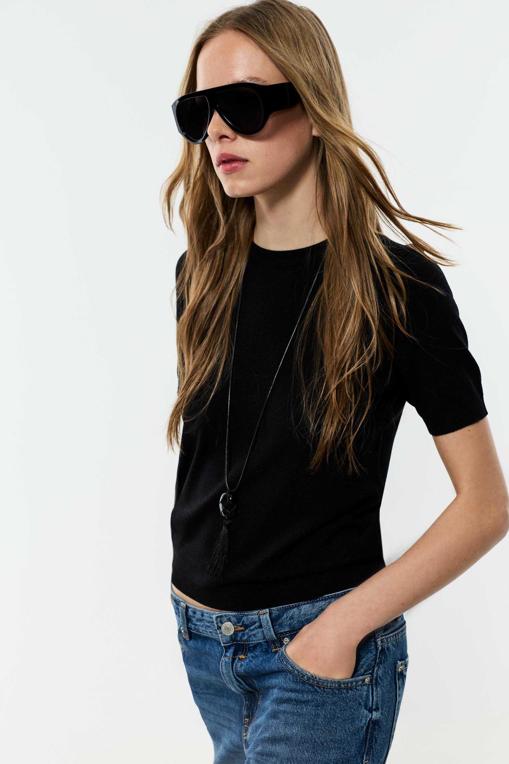 Basic knit top — BLACK
