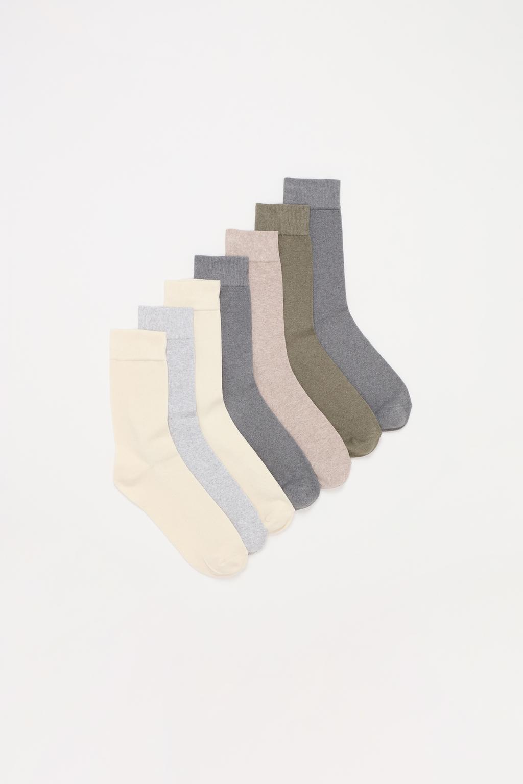 7-pack of long socks