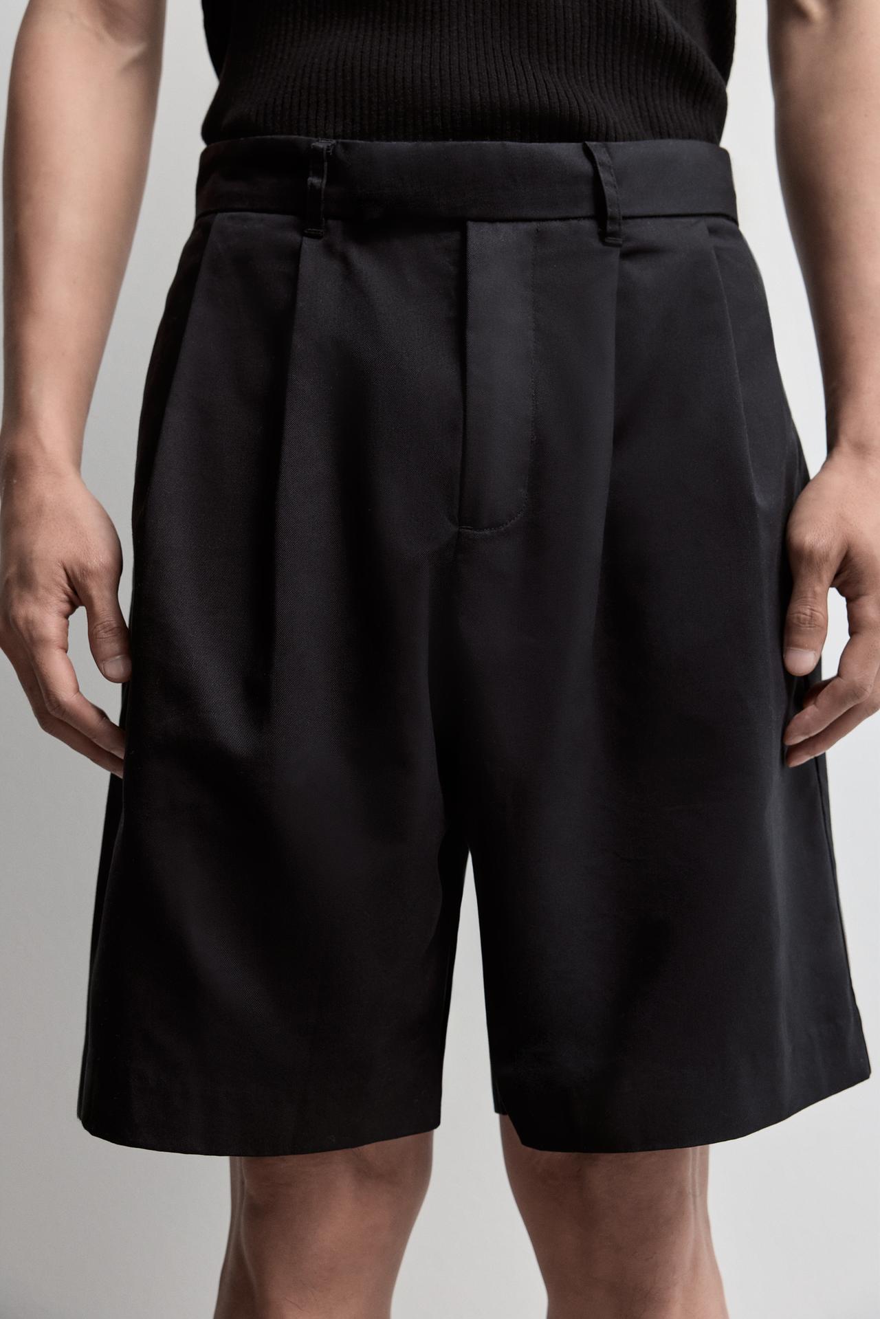 Pleated chino Bermuda shorts — BLACK