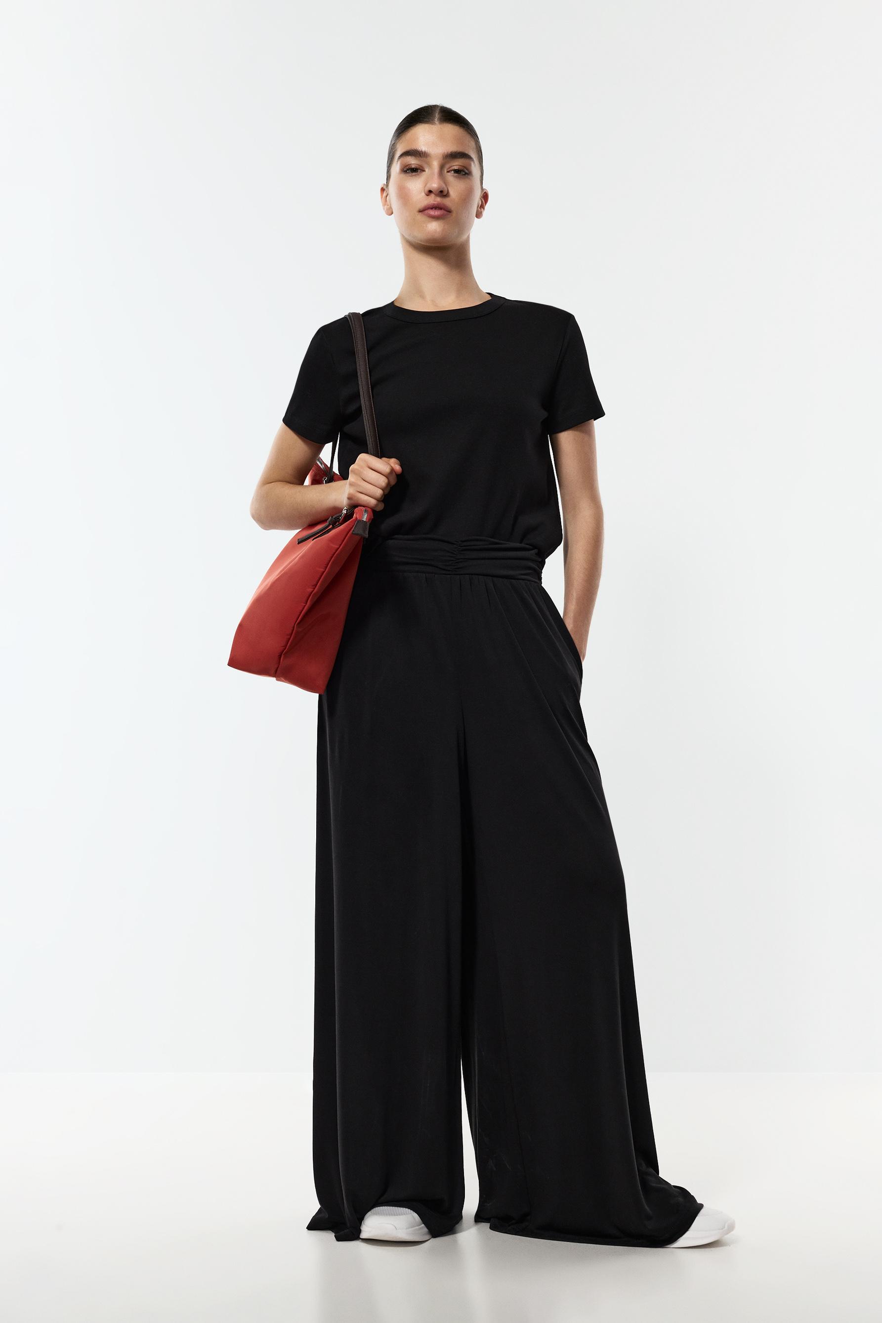 Pantalón deportivo fluido