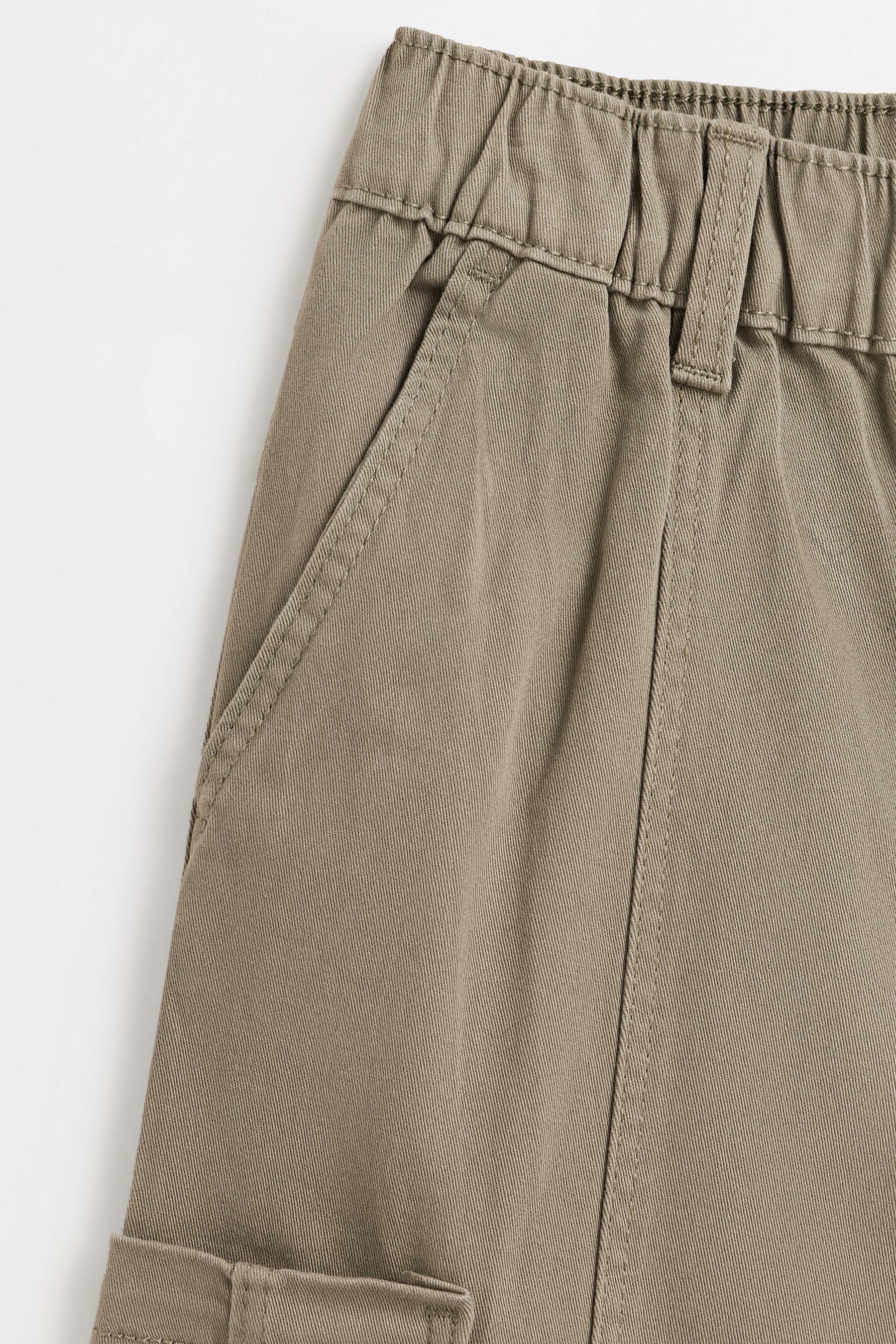 Balloon fit cargo trousers — PALE KHAKI