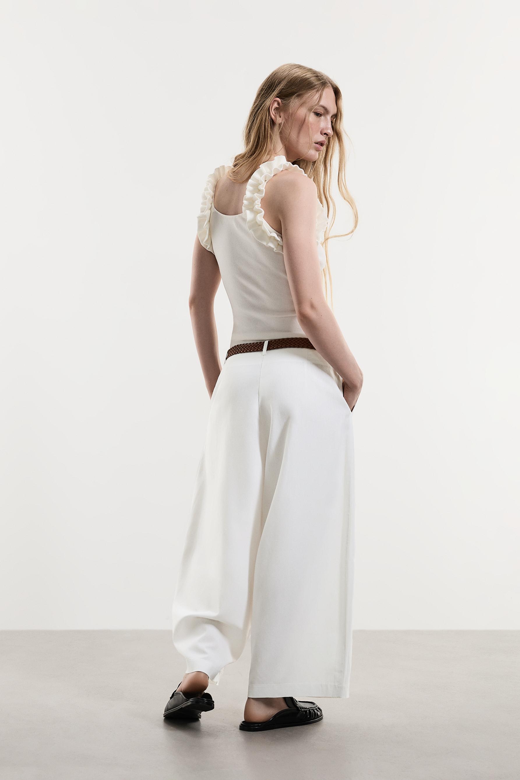 Barrel trousers with belt — WHITE