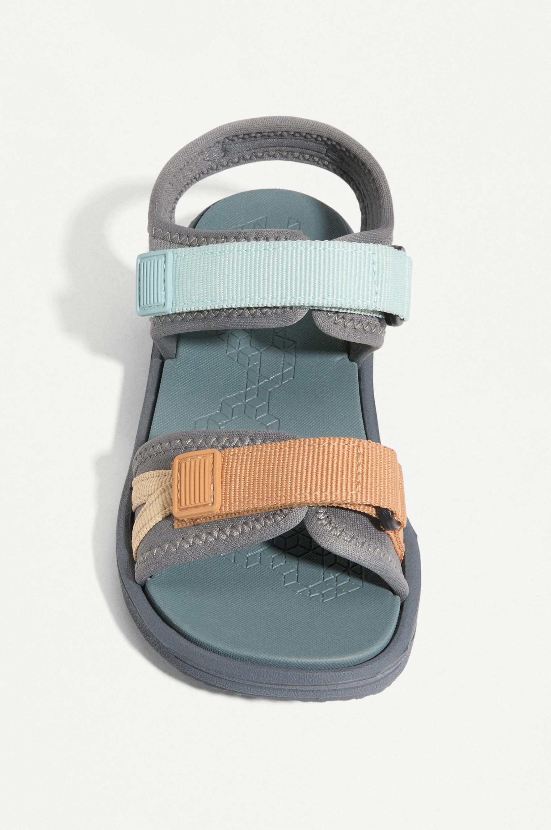 ADVENTURE SANDALS — GREY
