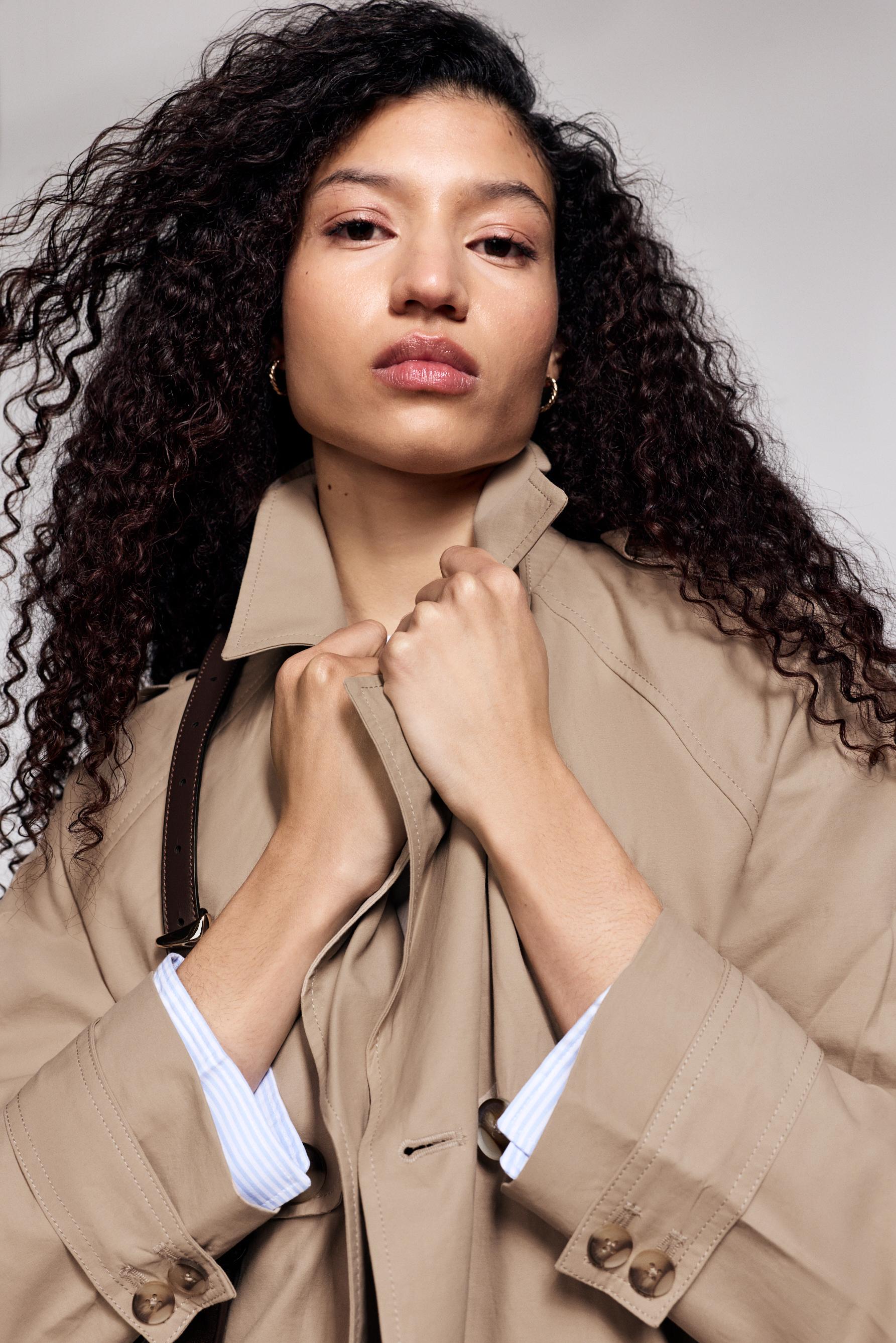 Short trench coat — YARN