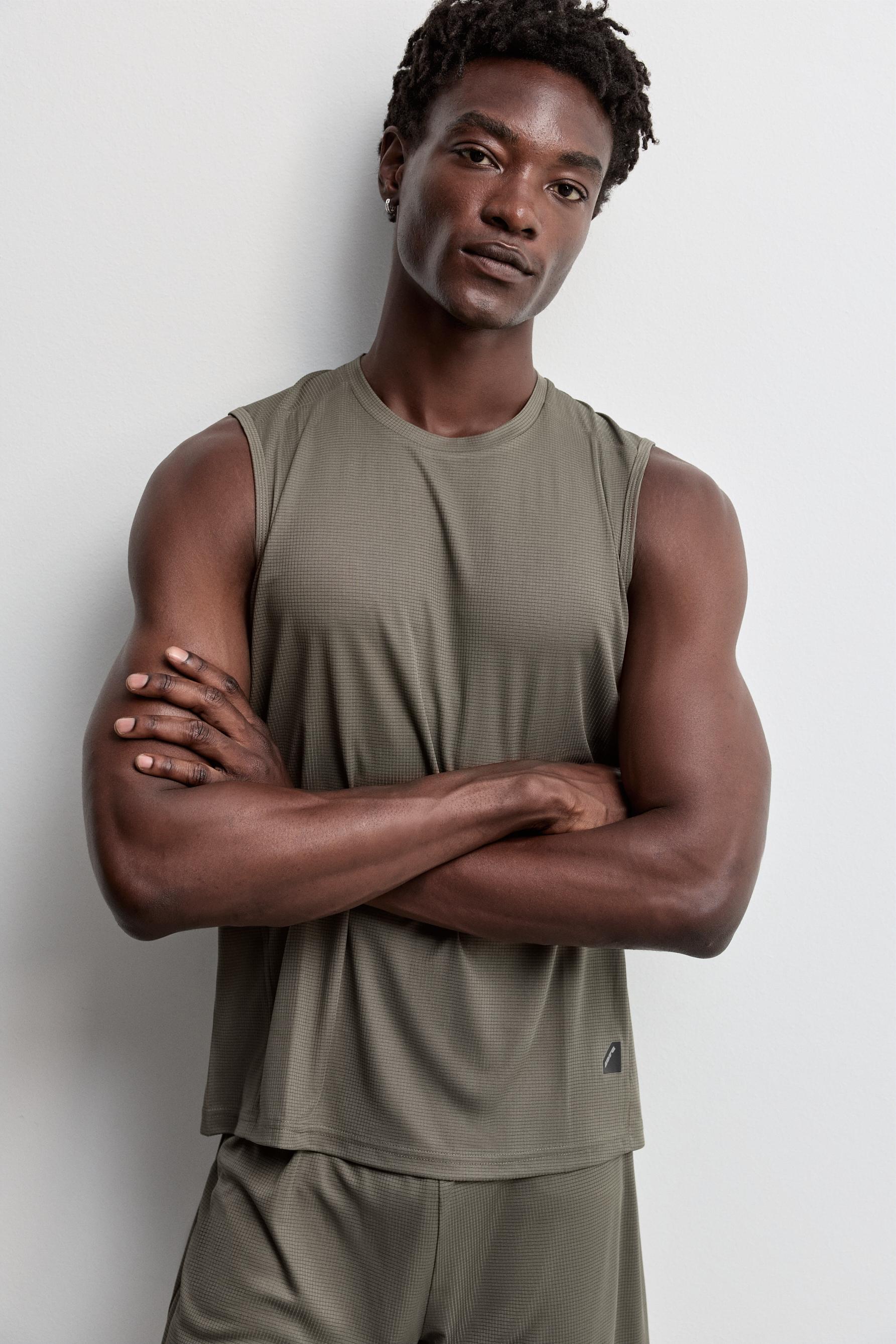 Sleeveless sports T-shirt — DARK GREEN