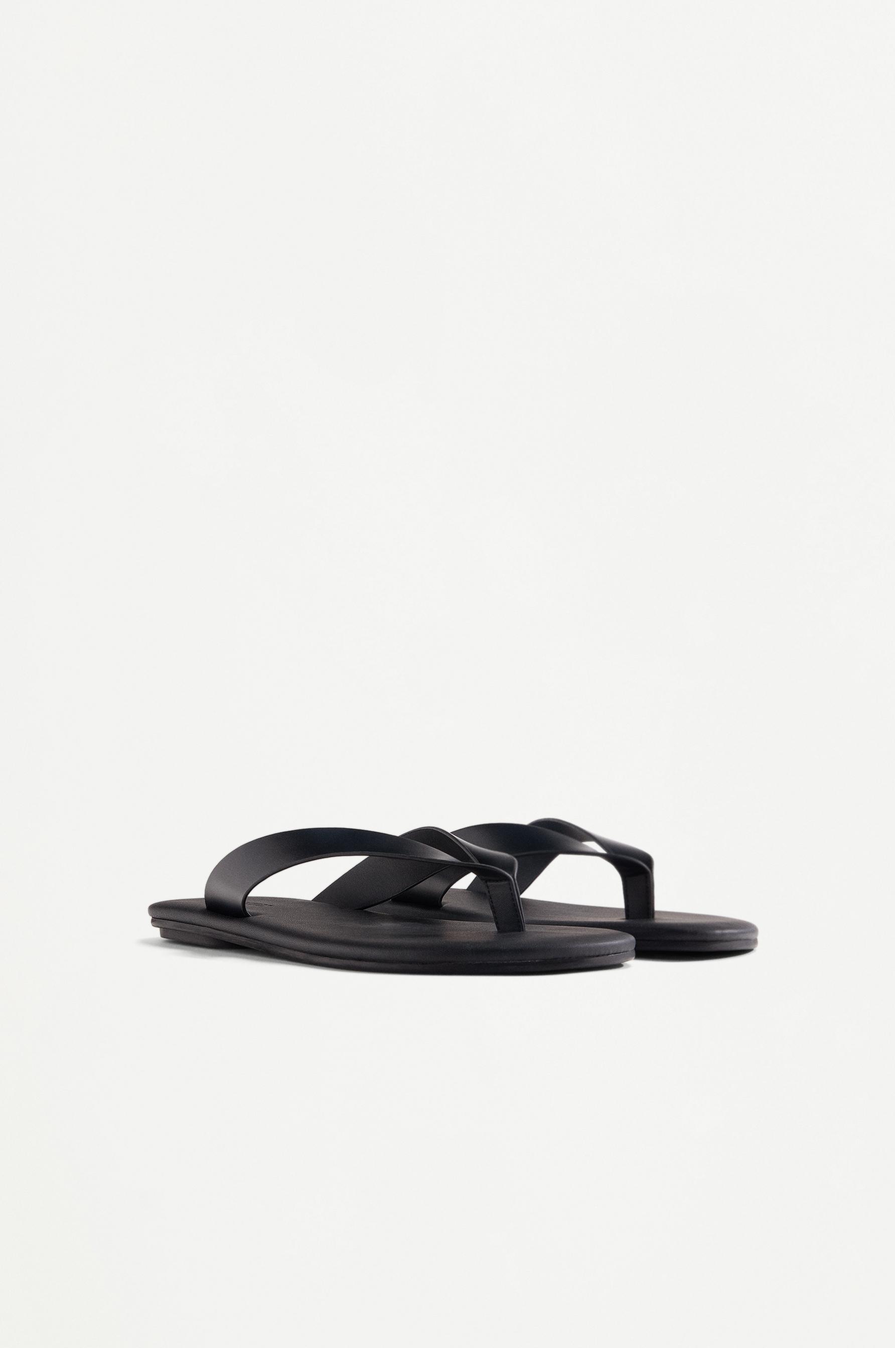 Strap sandals — BLACK