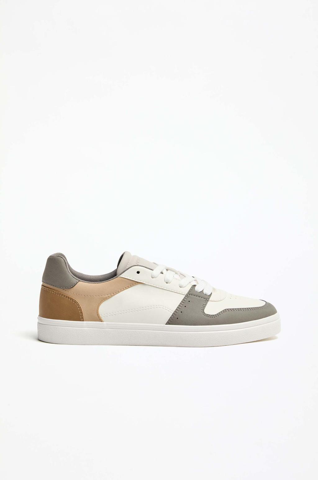 Contrast smart sneakers