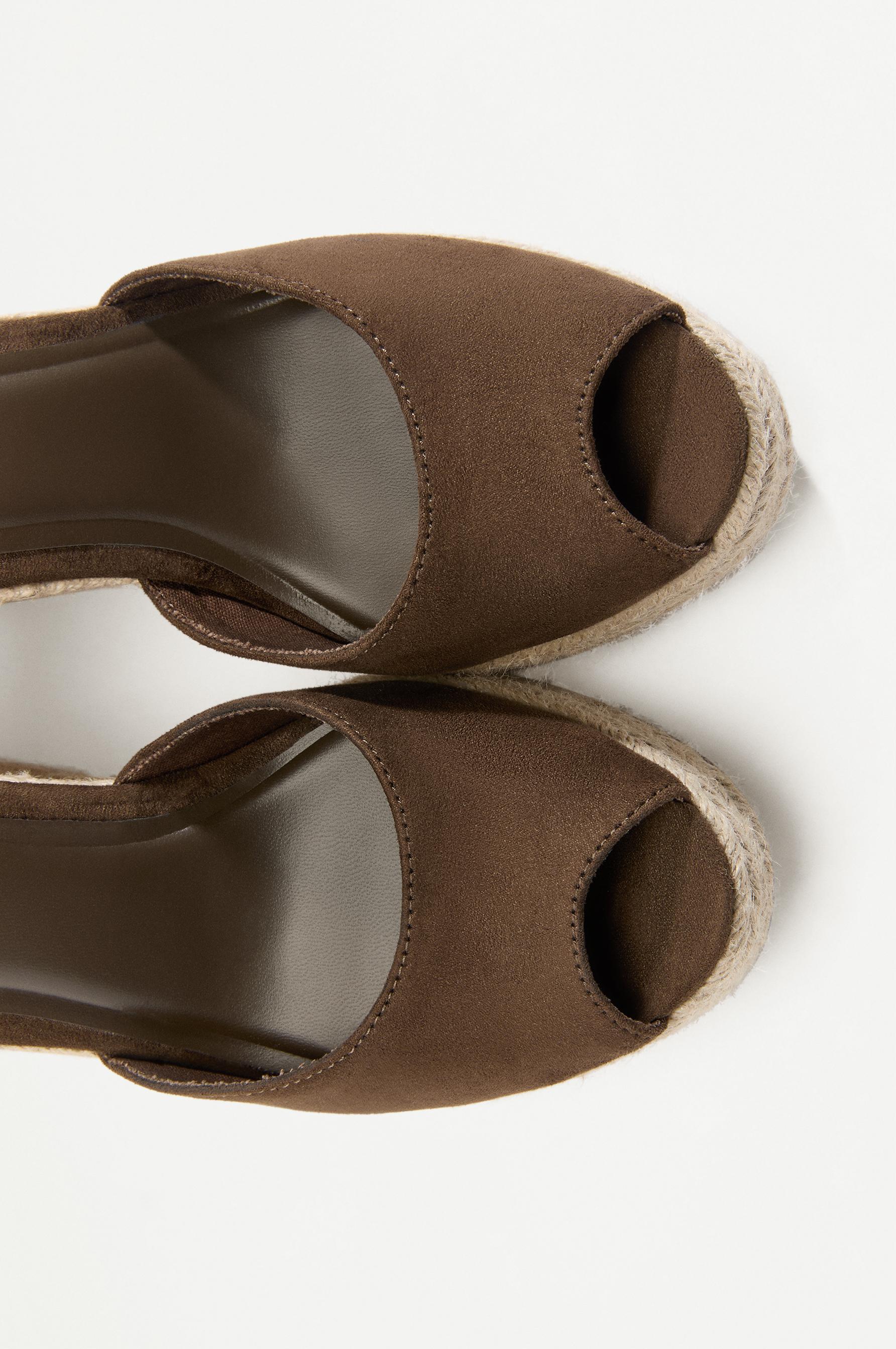 Jute wedge sandals with tie-up ankle strap — 1-517