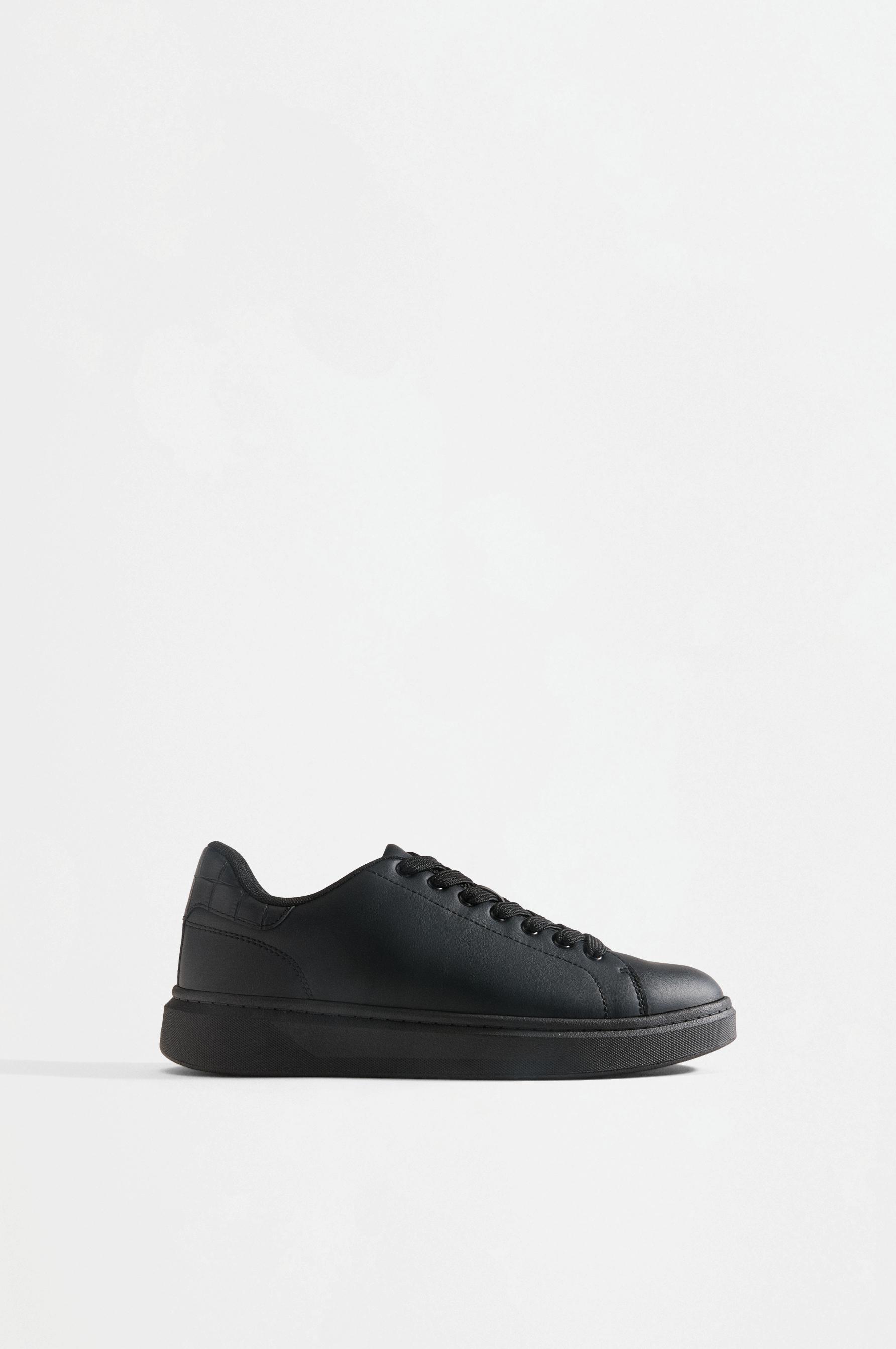Contrast heel counter slipper — BLACK