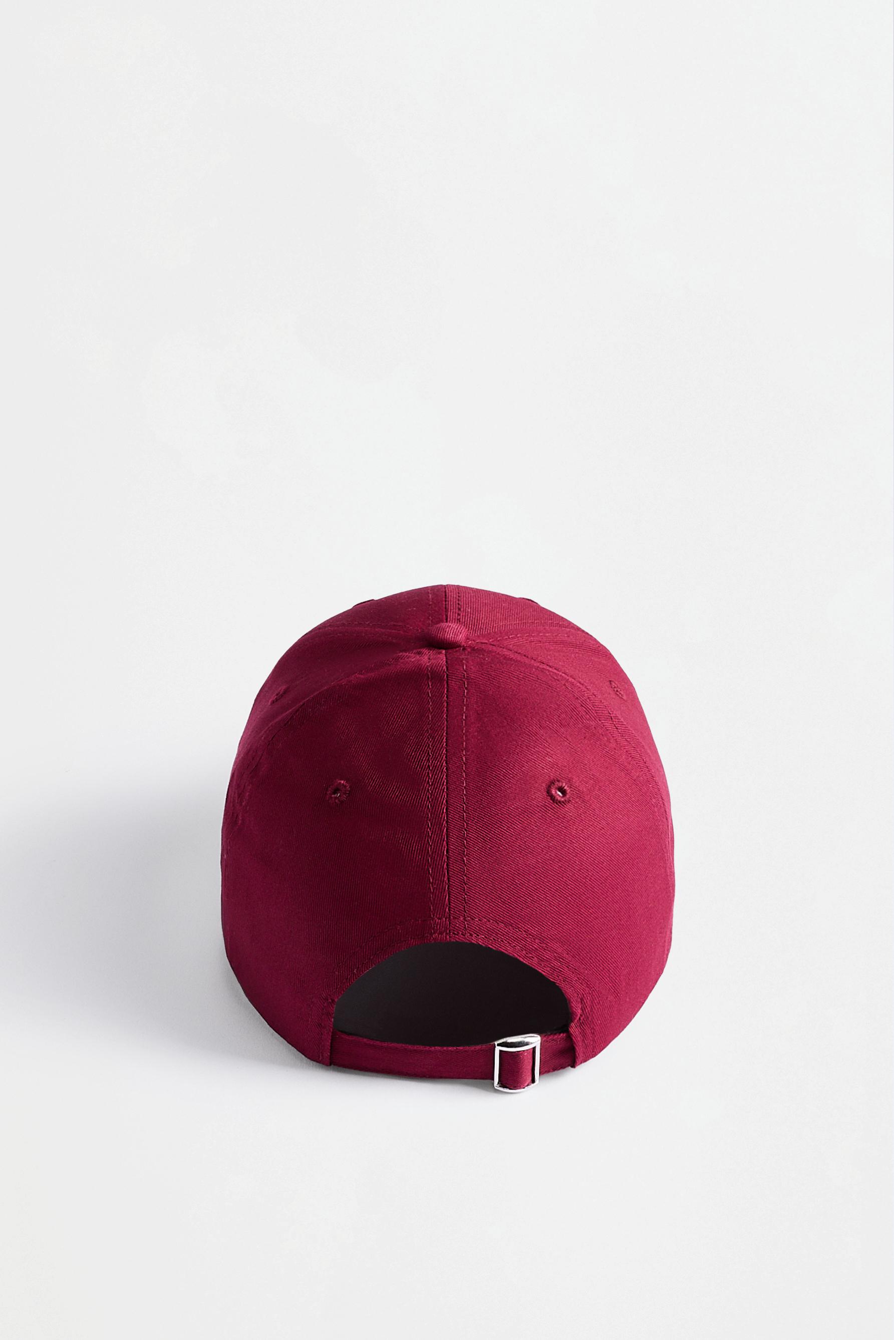Slogan embroidery cap — BURGUNDY