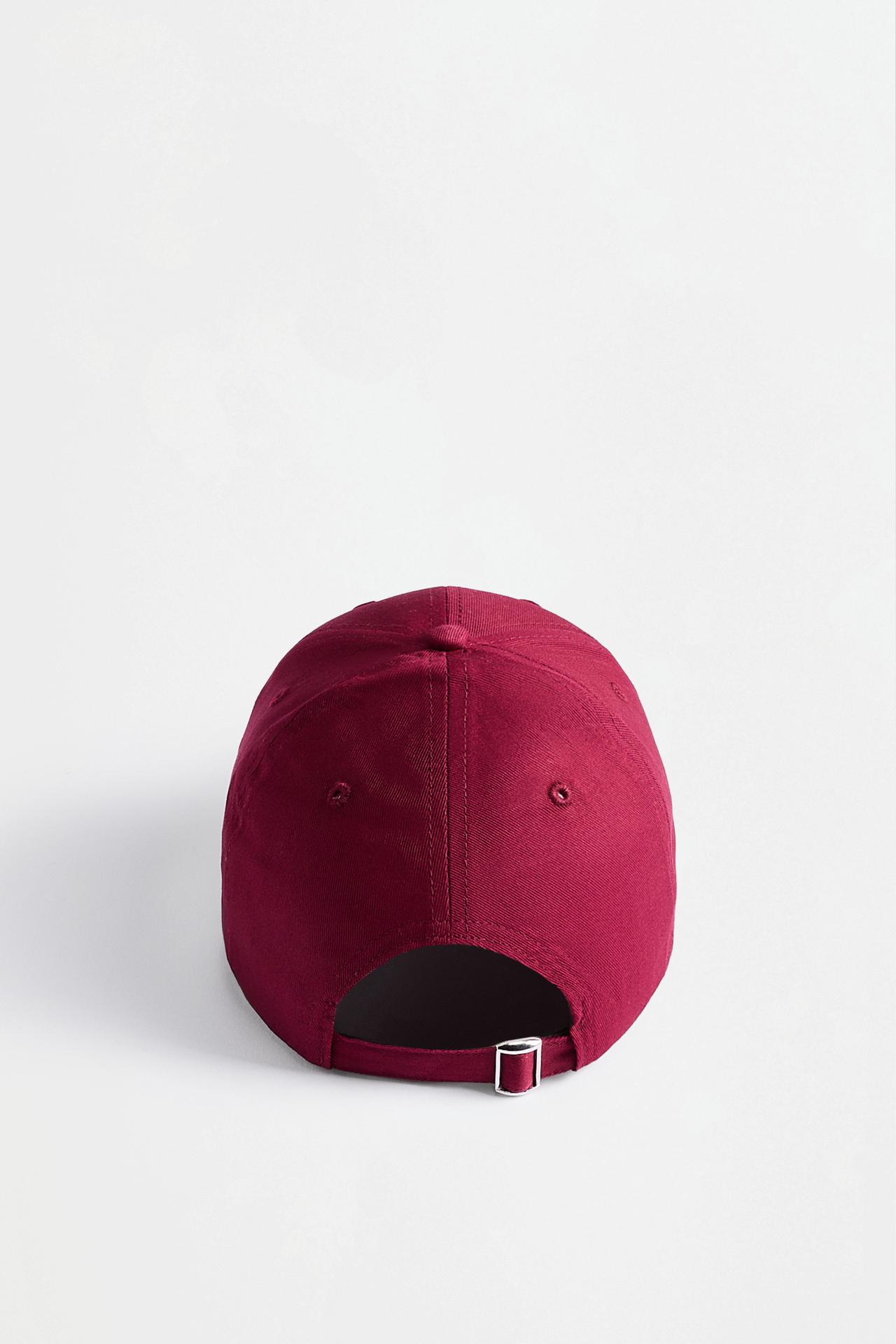 Slogan embroidery cap — BURGUNDY
