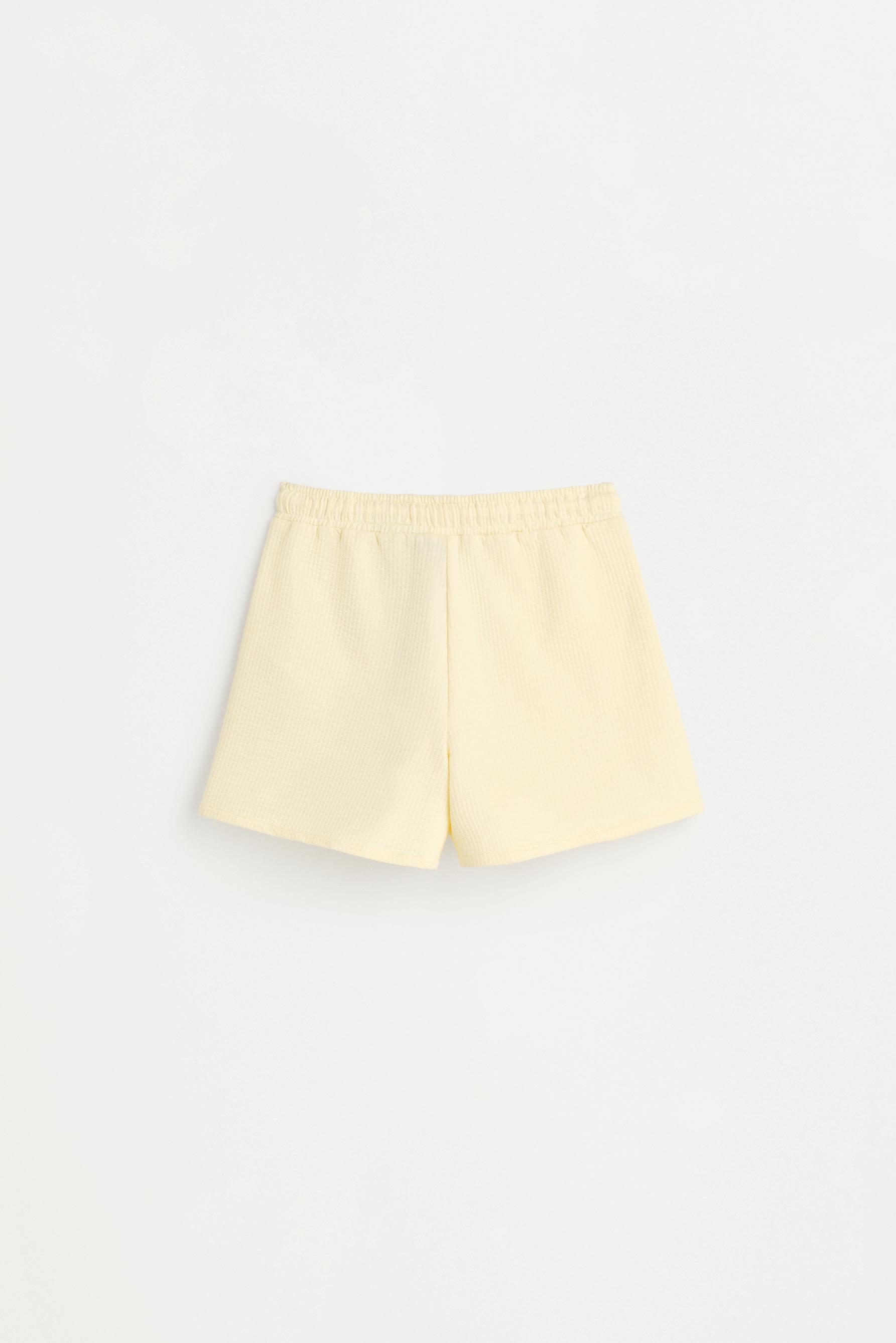 Seersucker shorts — YELLOW