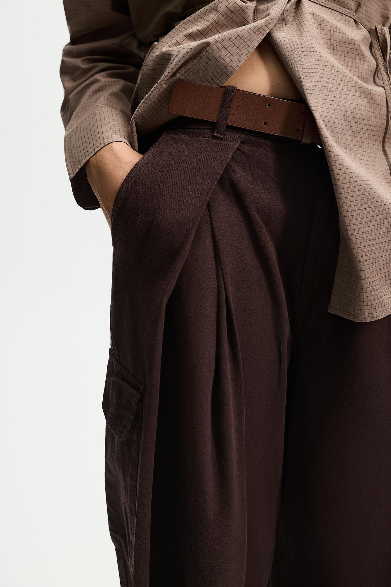 Cargo barrel jeans — BROWN