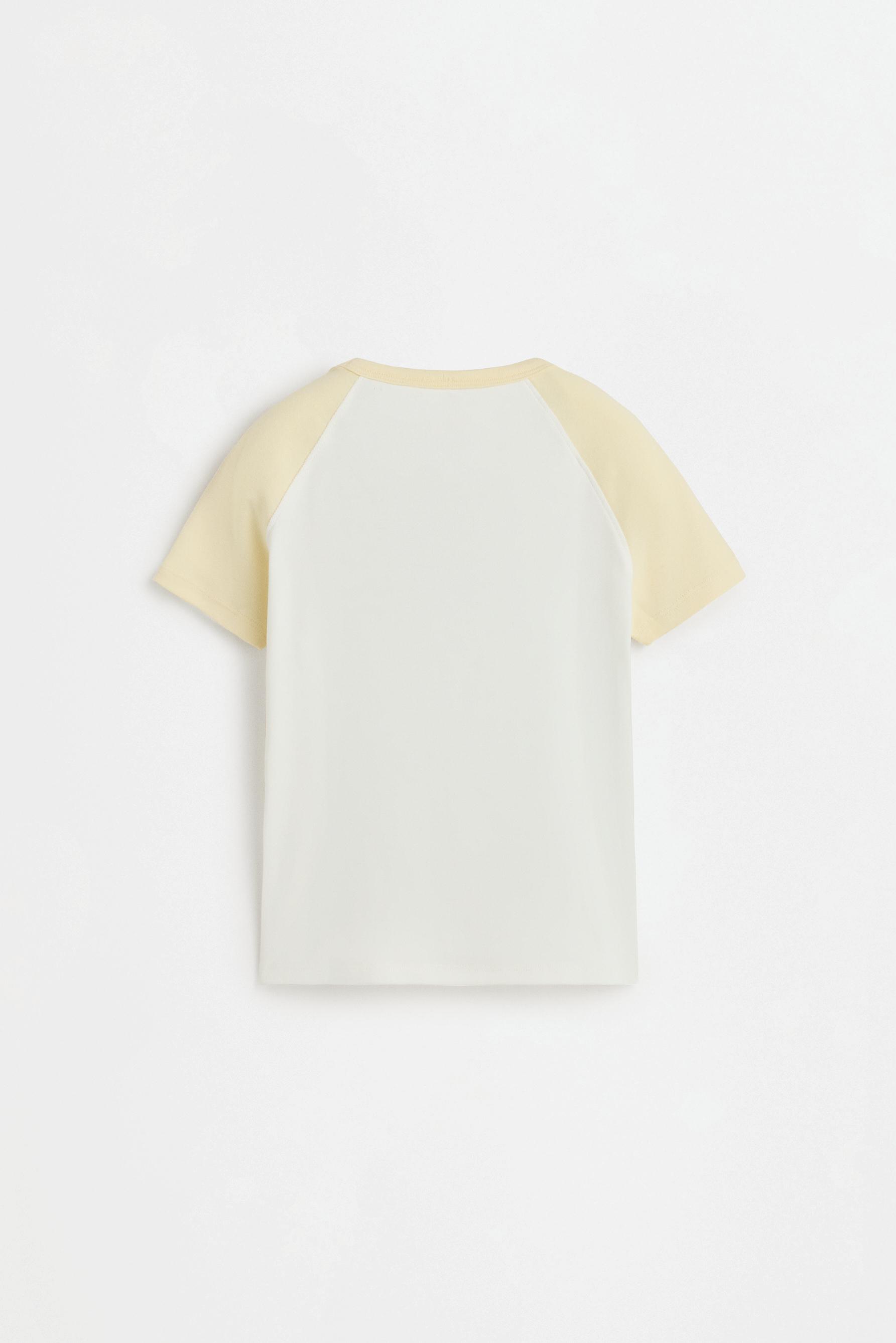 Raglan sleeve T-shirt — VANILLA