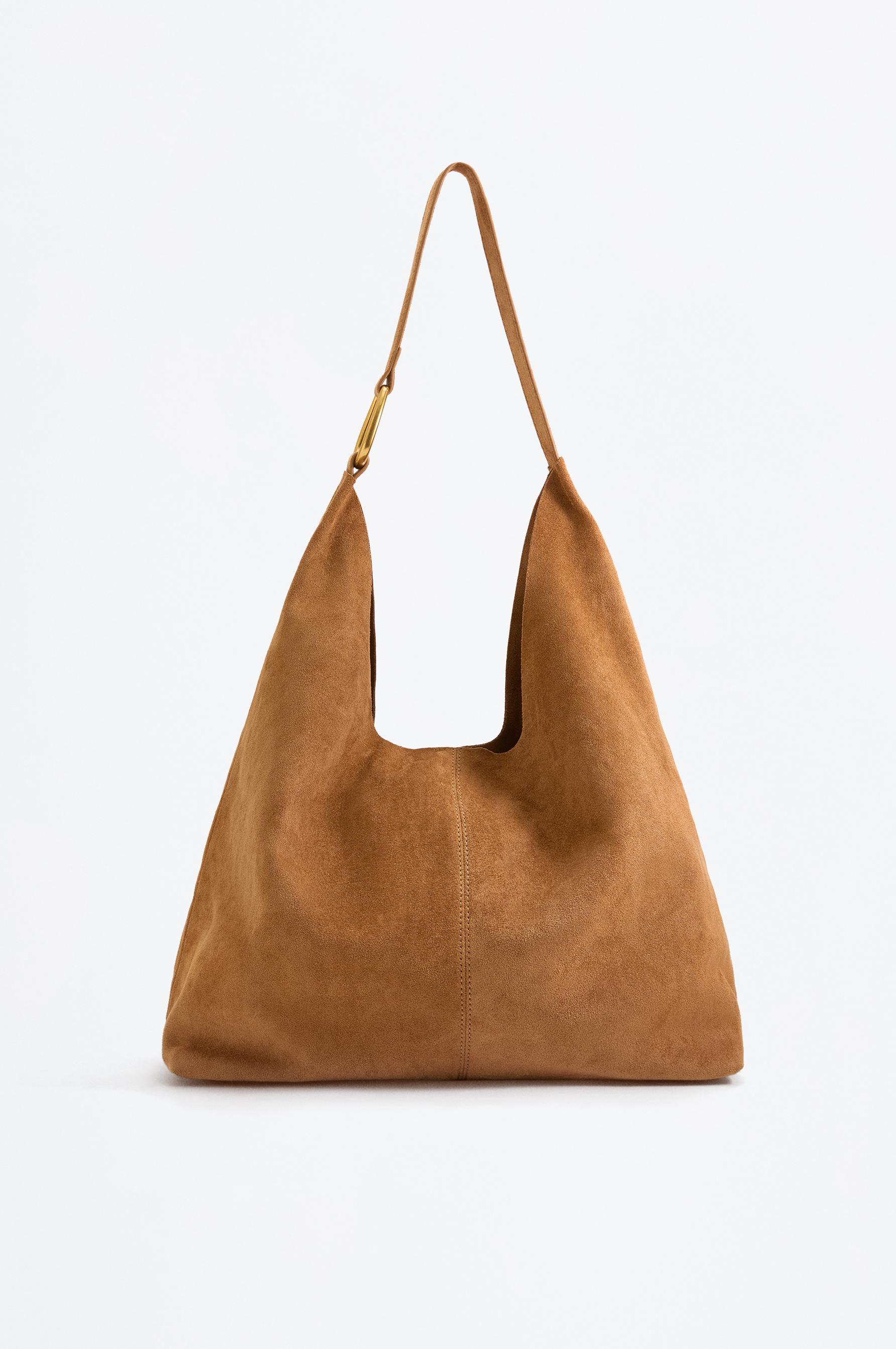 Bolso saca efecto ante detalle aro