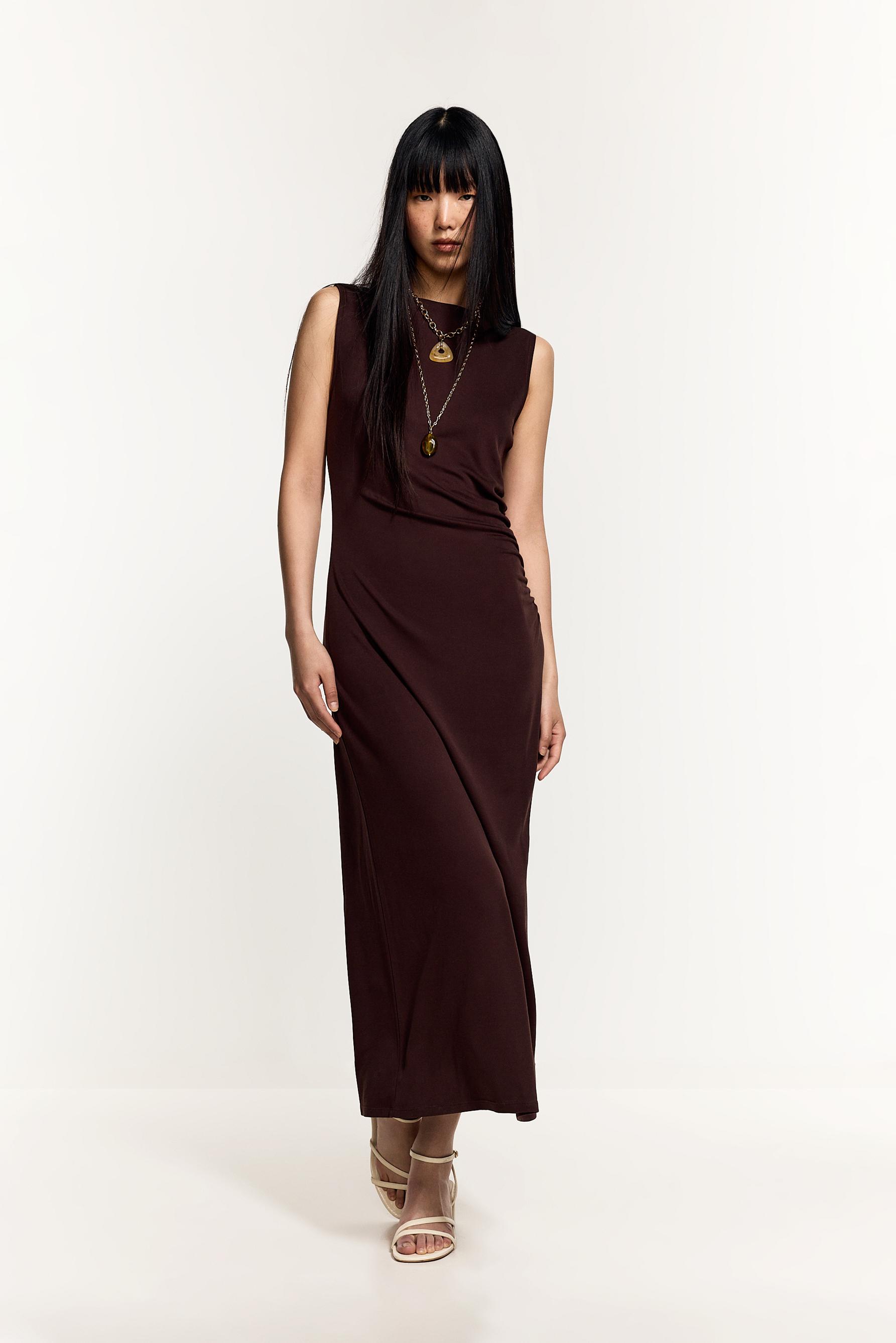 Vestido midi fruncidos