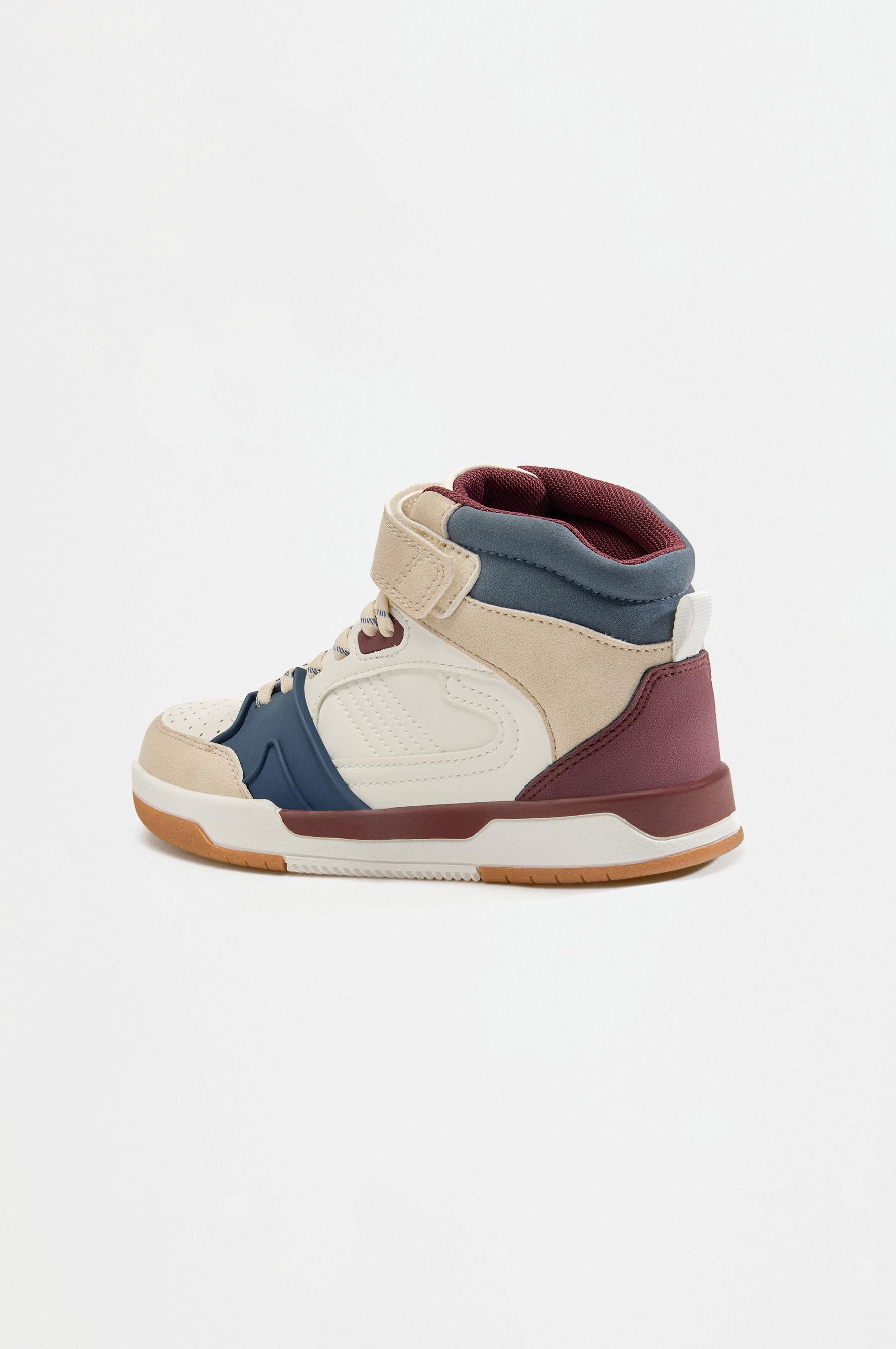 Basketball Sneaker — WHITE