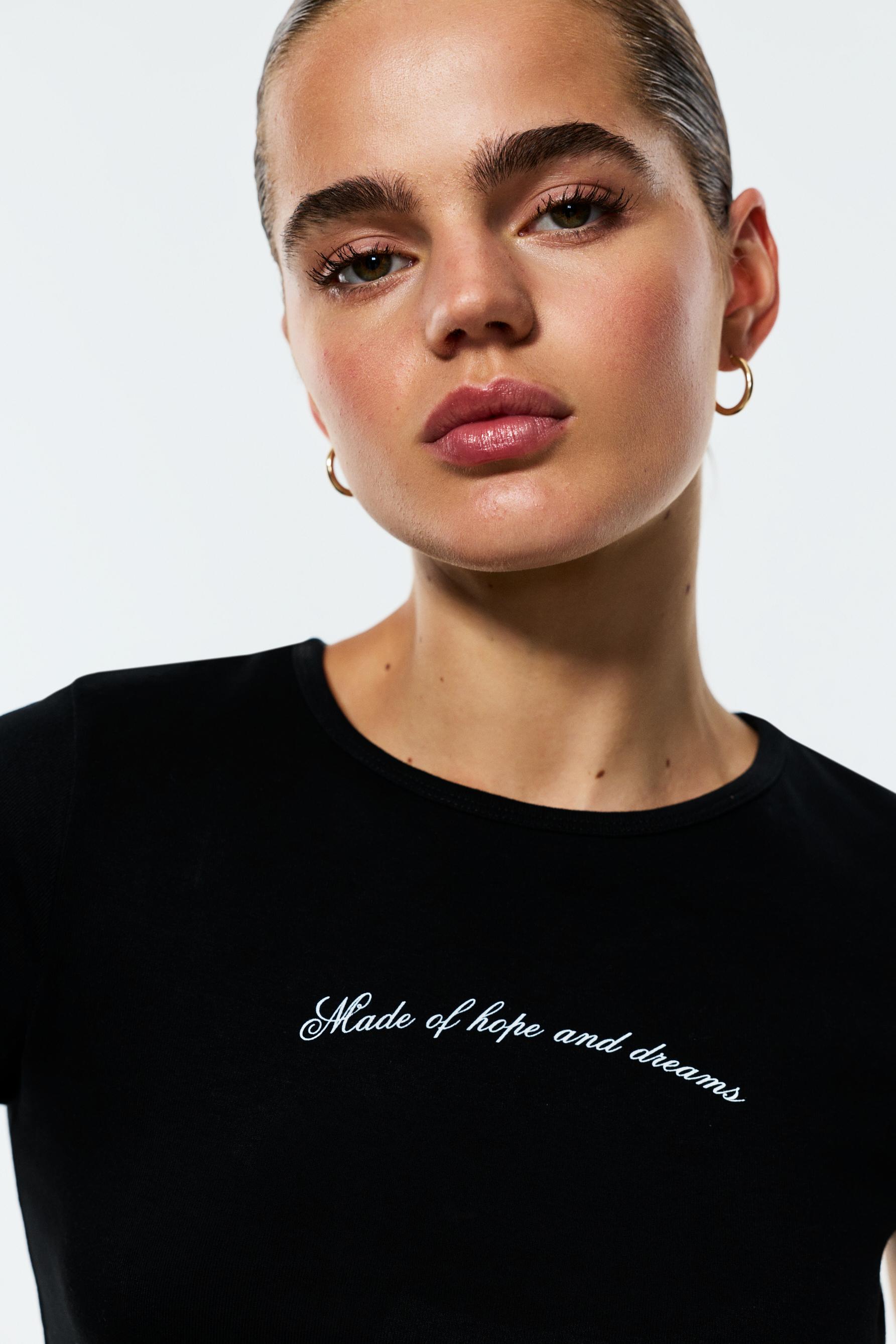 Printed Cropped T-Shirt — BLACK