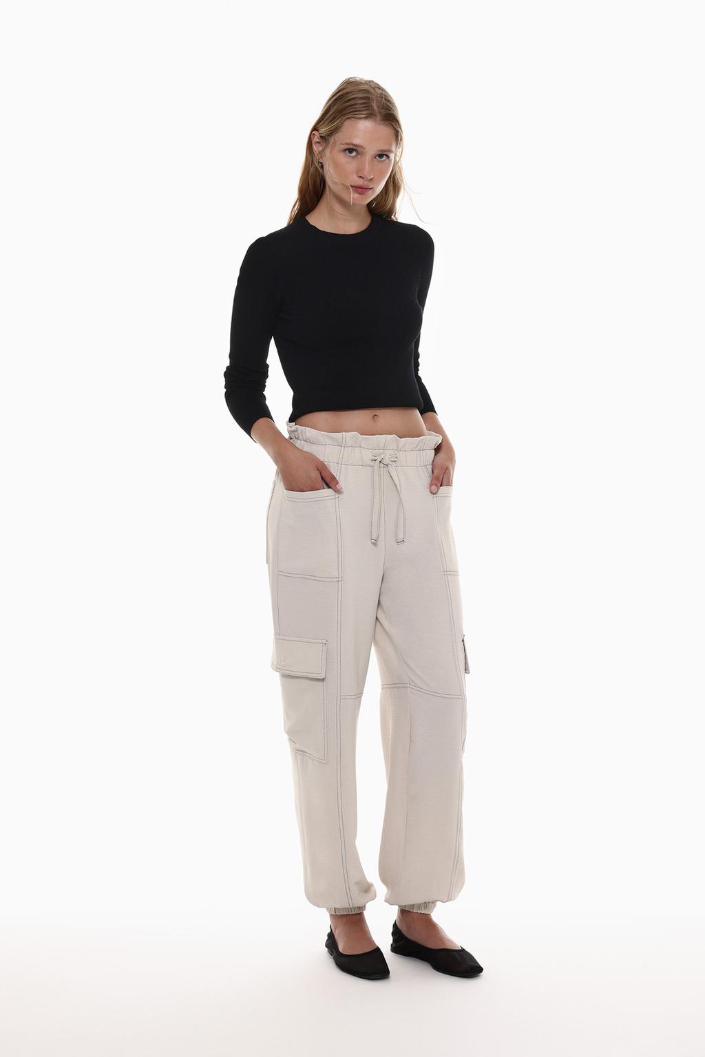 Flowing cargo trousers with topstitching