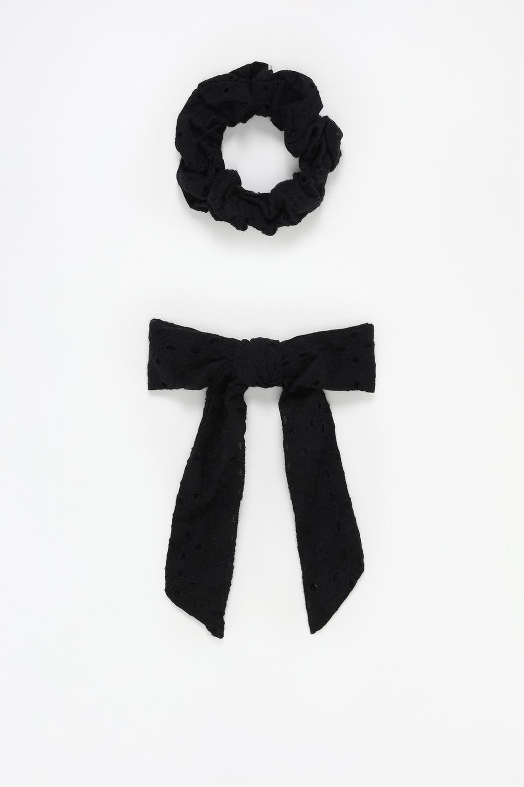 Scrunchie with Swiss embroidery