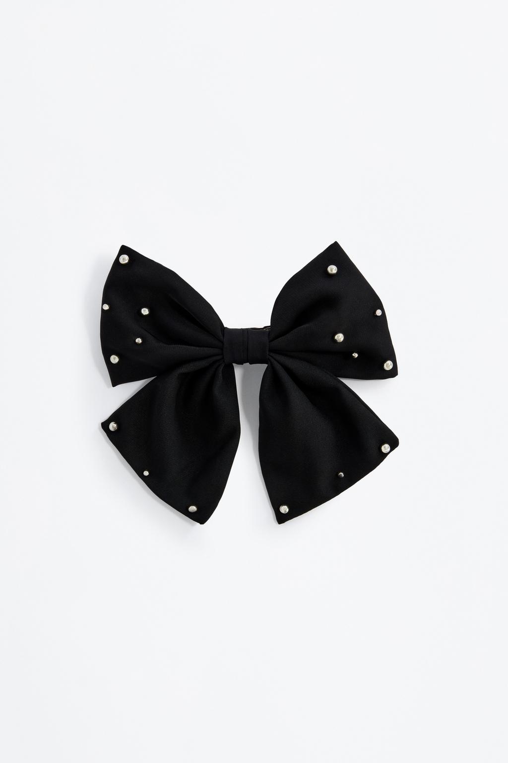 Presilha grande com laço e tachas