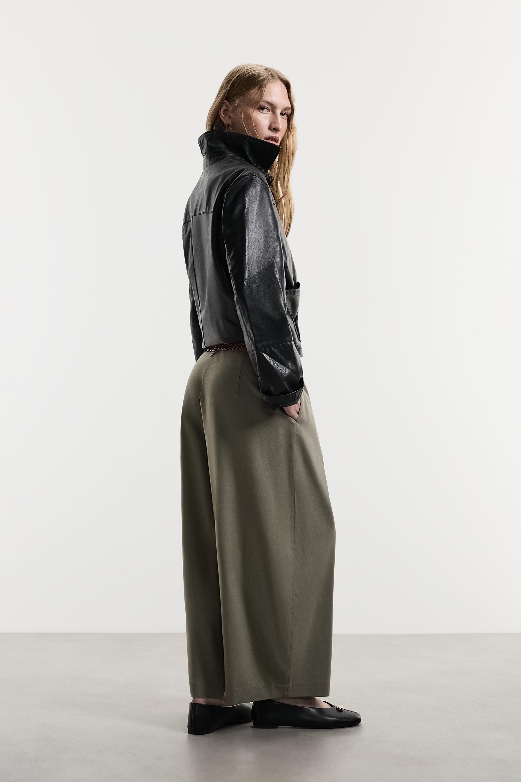 Barrel trousers with belt — PALE KHAKI