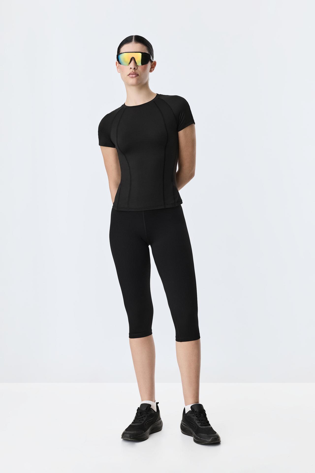 Capri leggings — BLACK